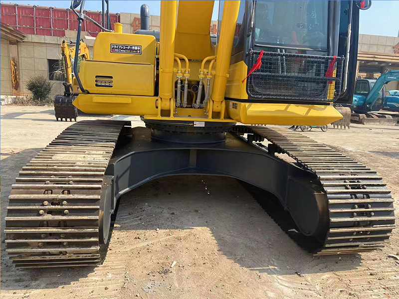 Used KOMATSU PC220-8 Excavator