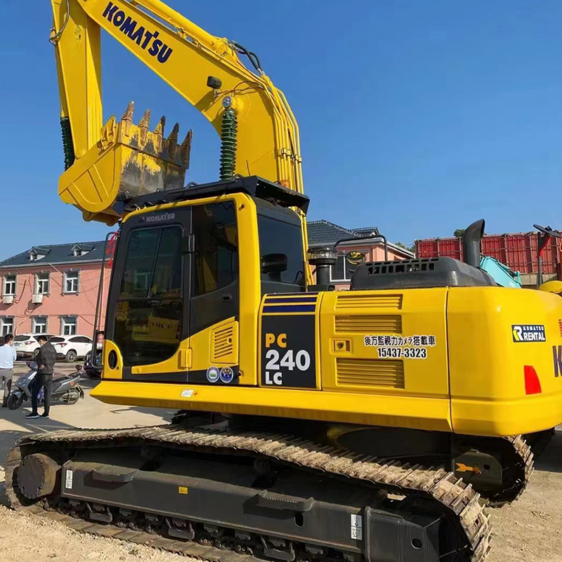 Used KOMATSU PC240-8 Excavator