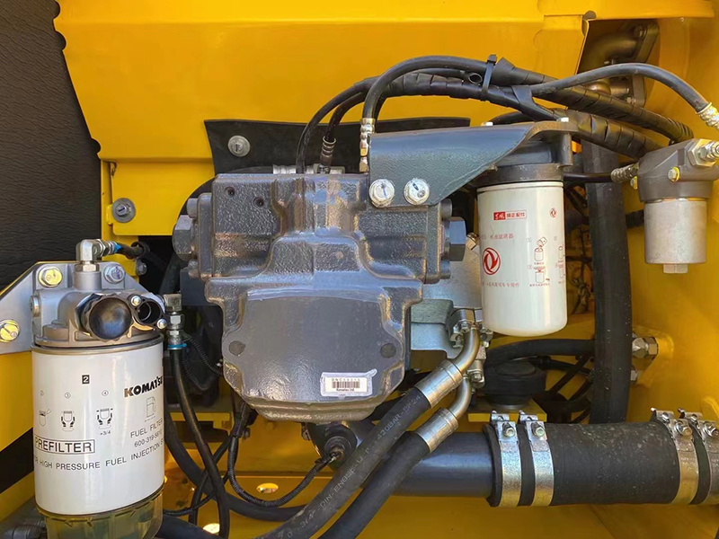 Used KOMATSU PC240-8 Excavator