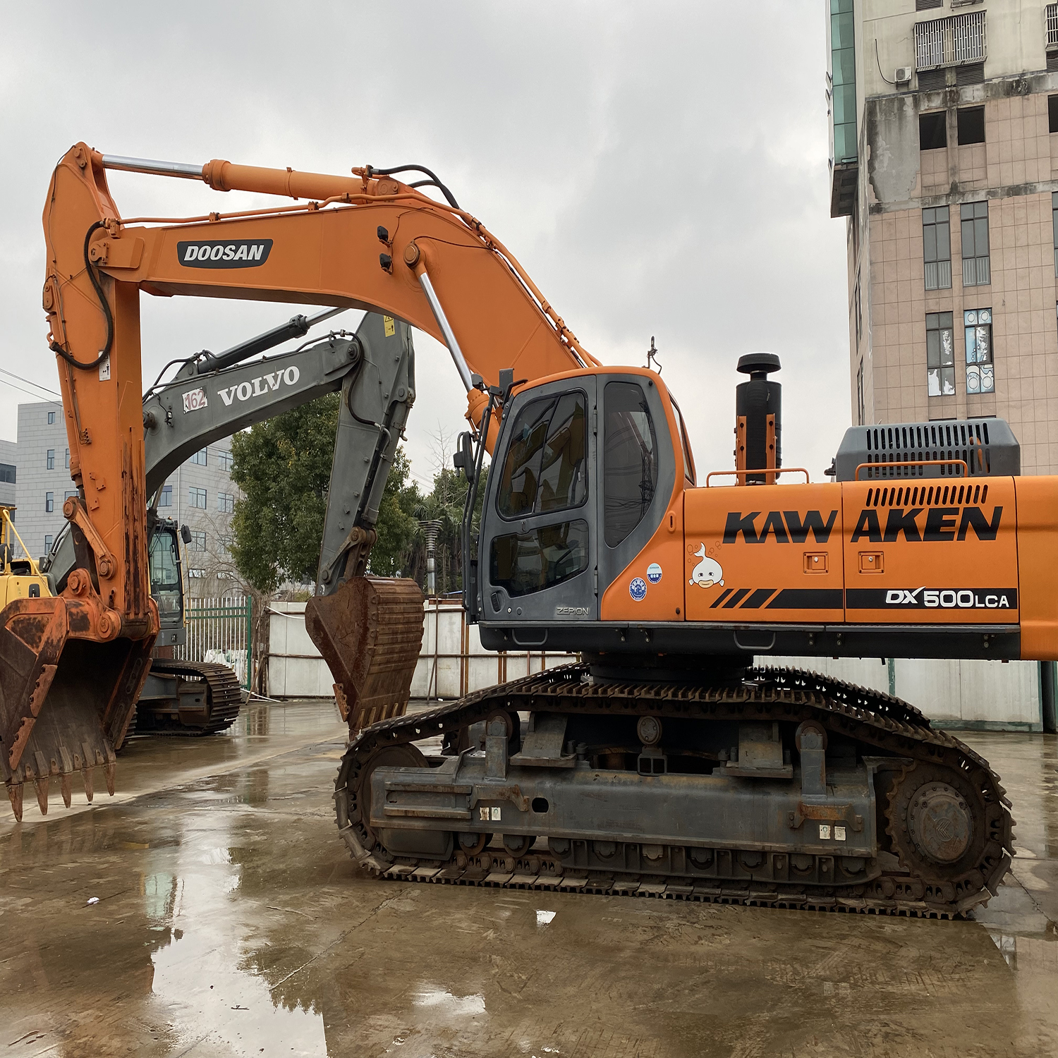 Used DOOSAN DX500 Excavator