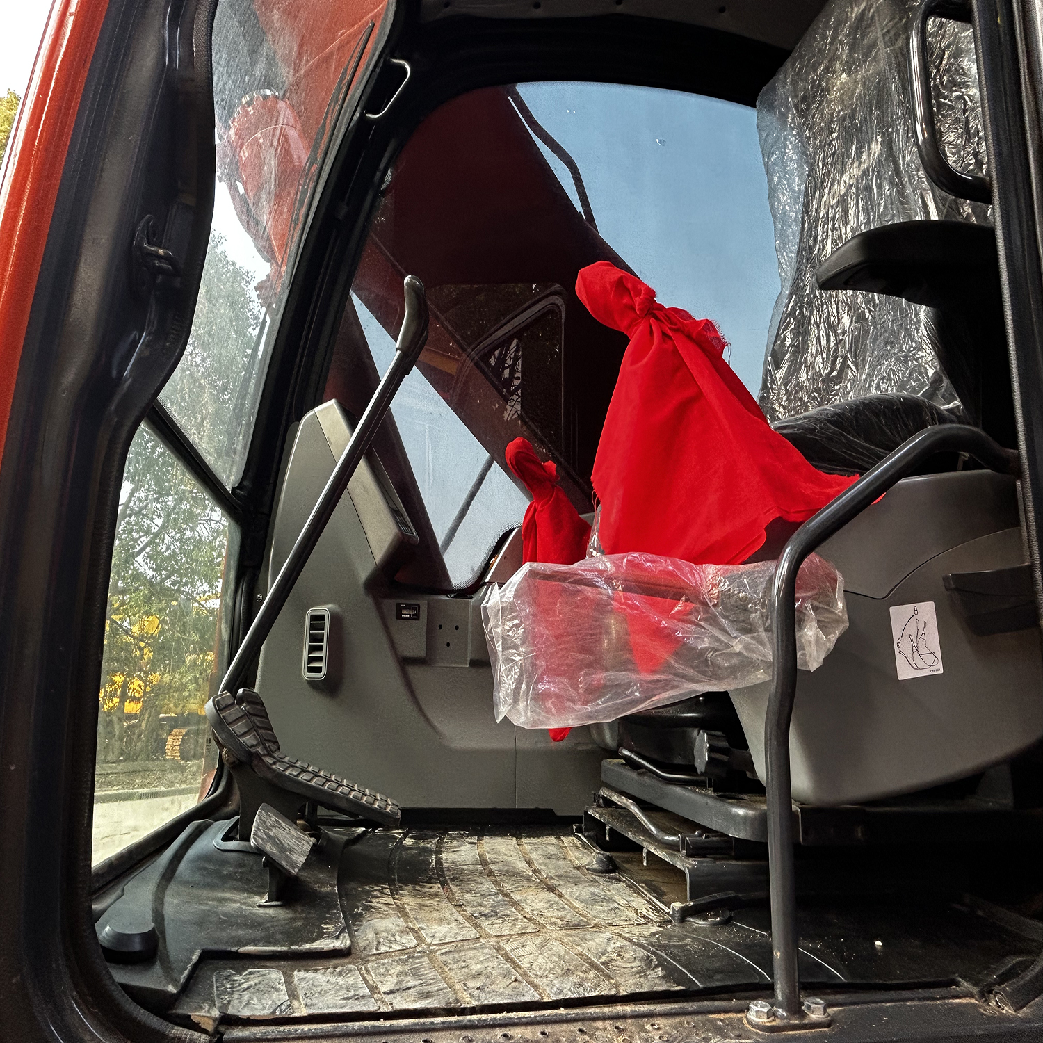 Used DOOSAN DX225LC-9C Excavator