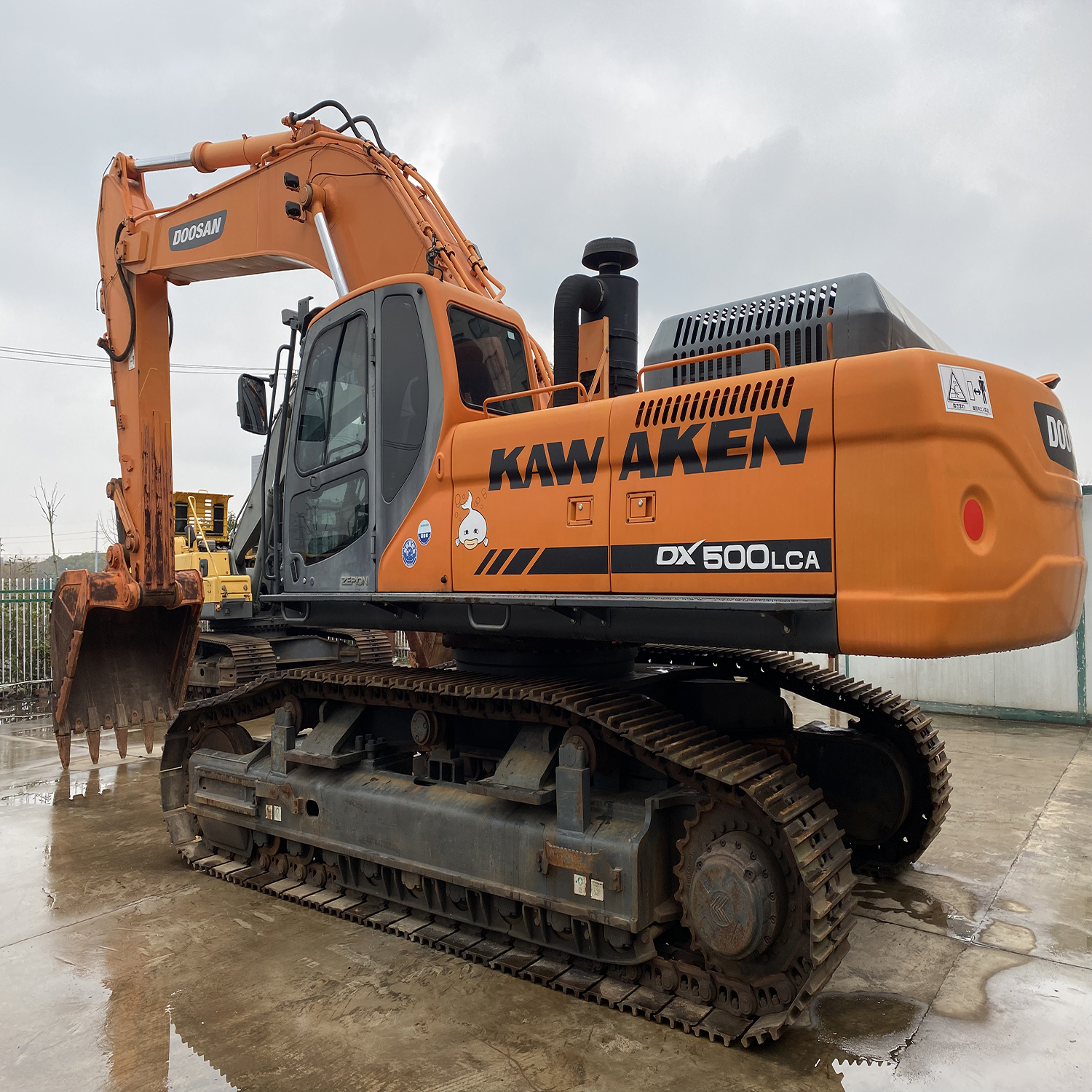 Used DOOSAN DX500 Excavator