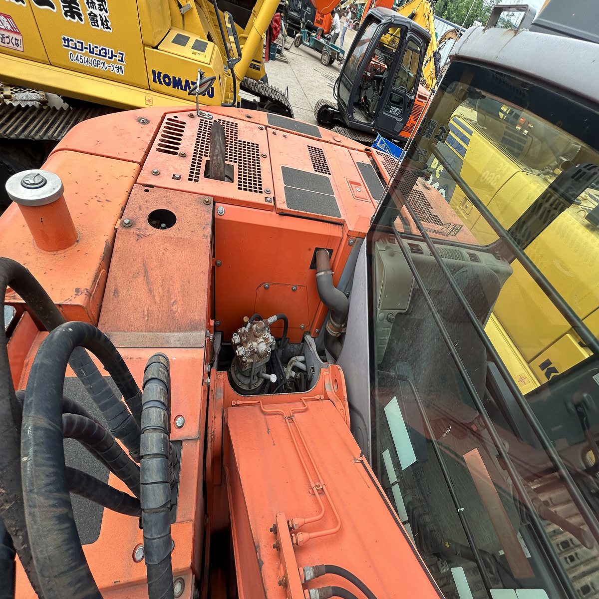Used HITACHI ZX135 Excavator