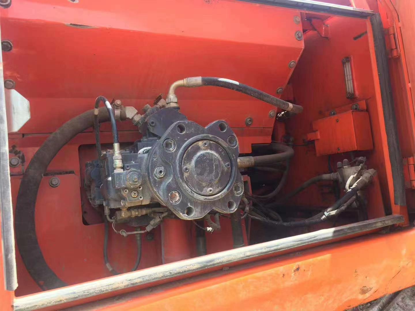 Used HITACHI ZX210 Excavator