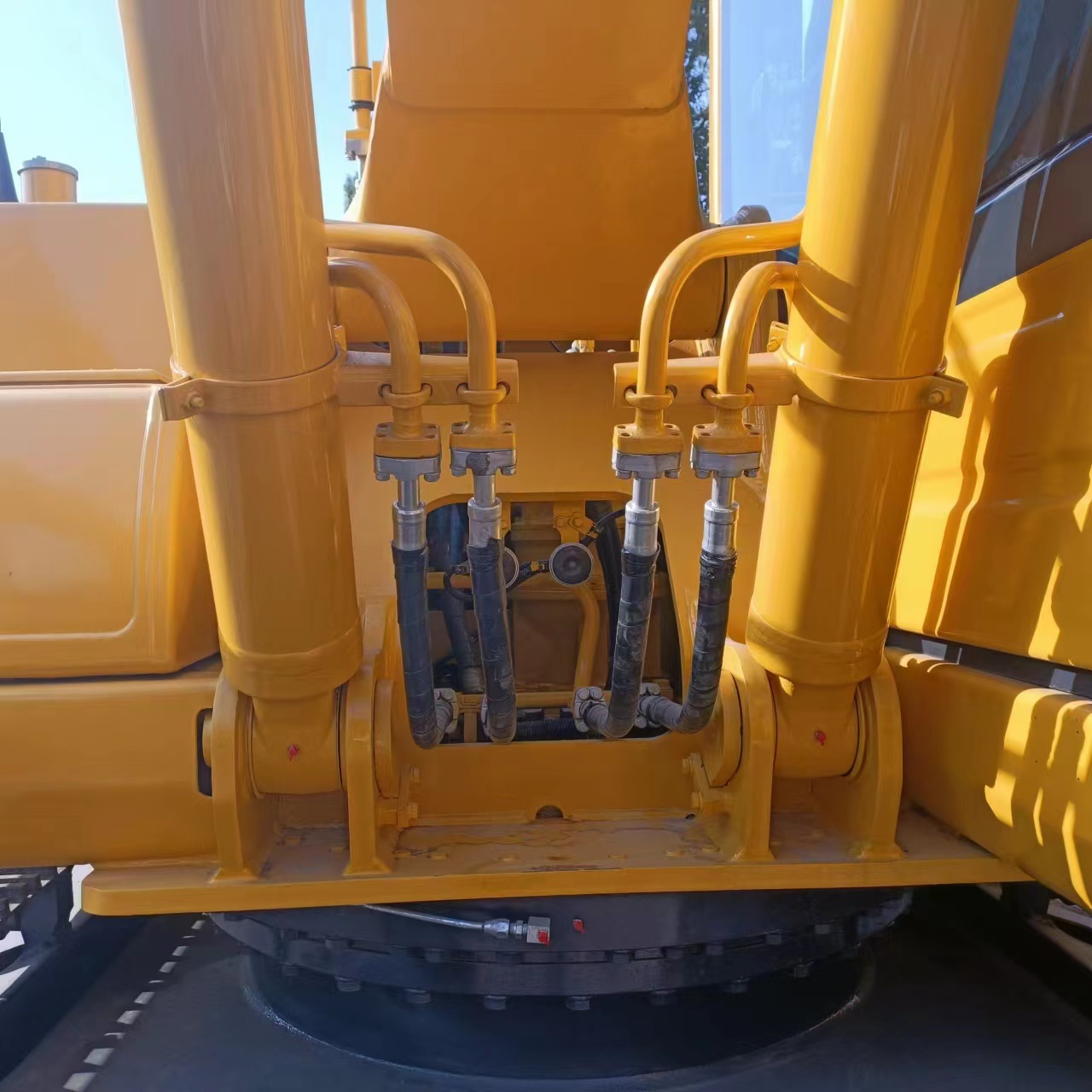 Used KOMATSU PC220 Excavator