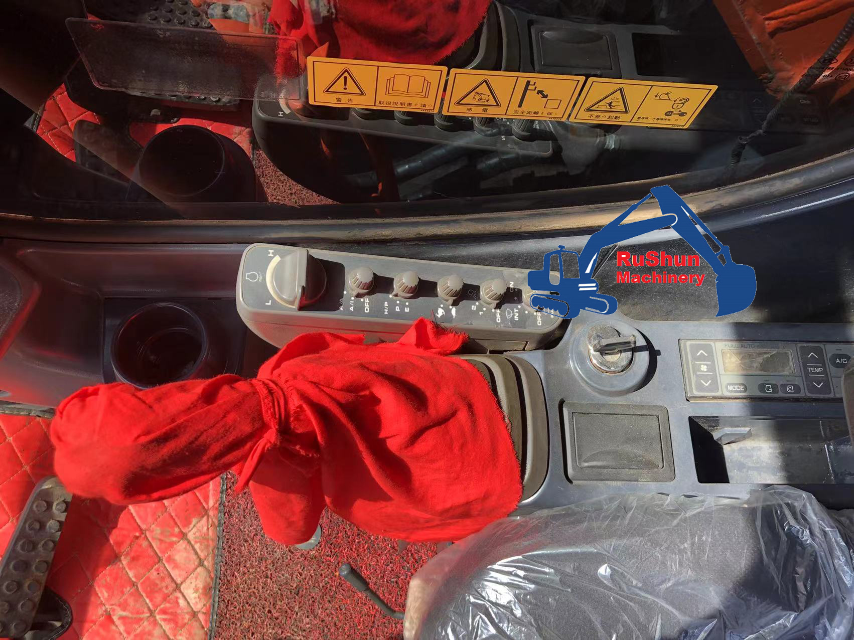 Used HITACHI ZX200-5G Excavator