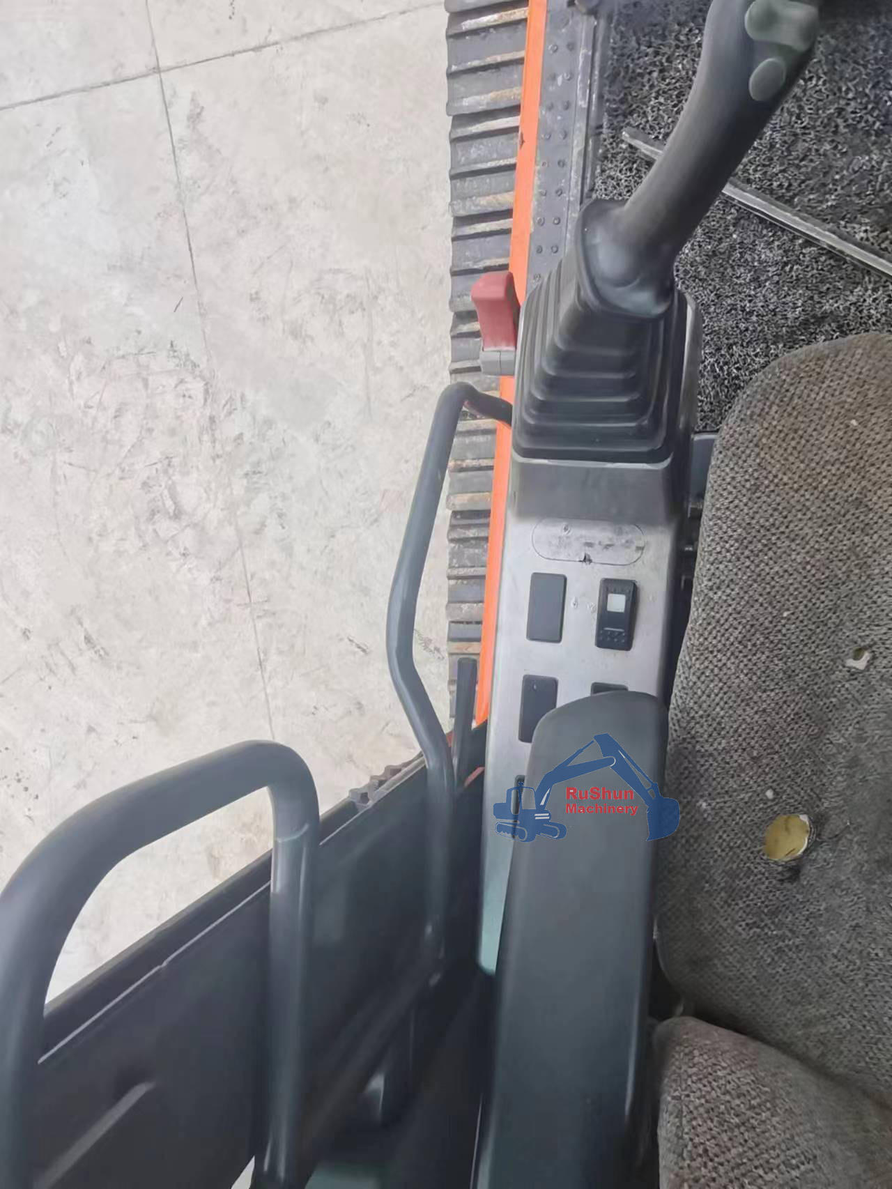 Used DOOSAN DX225LC Excavator