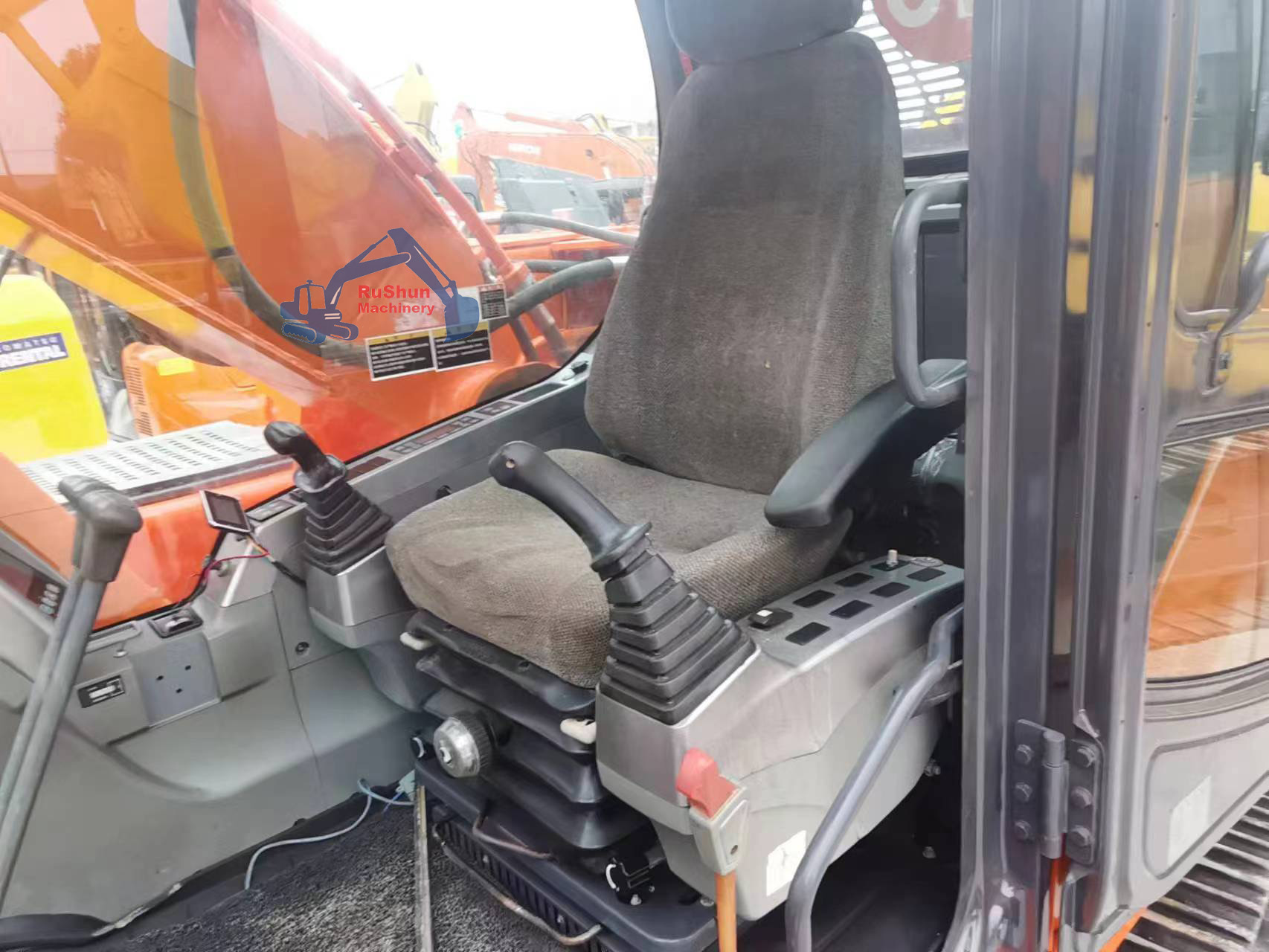 Used DOOSAN DX225LC Excavator