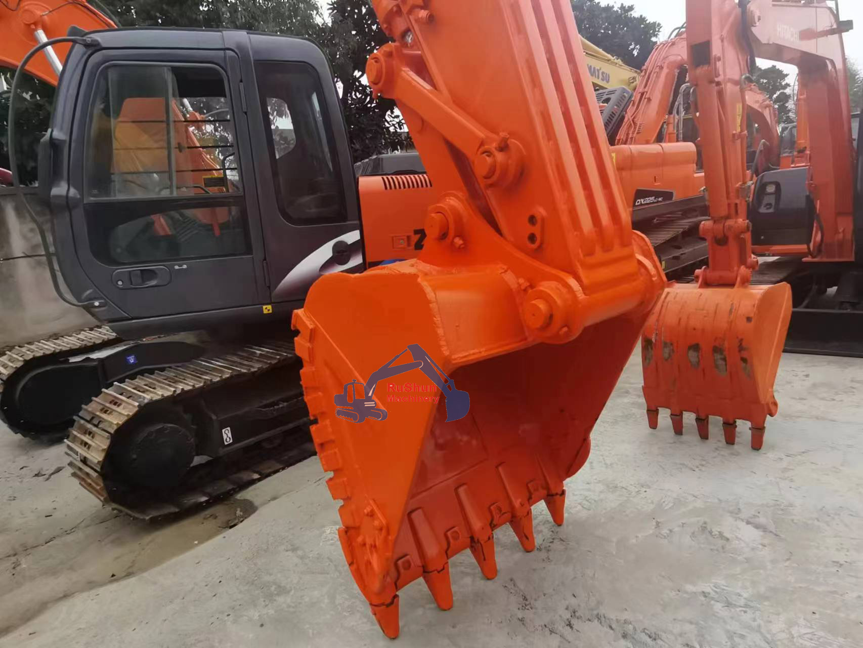 Used DOOSAN DX225LC Excavator