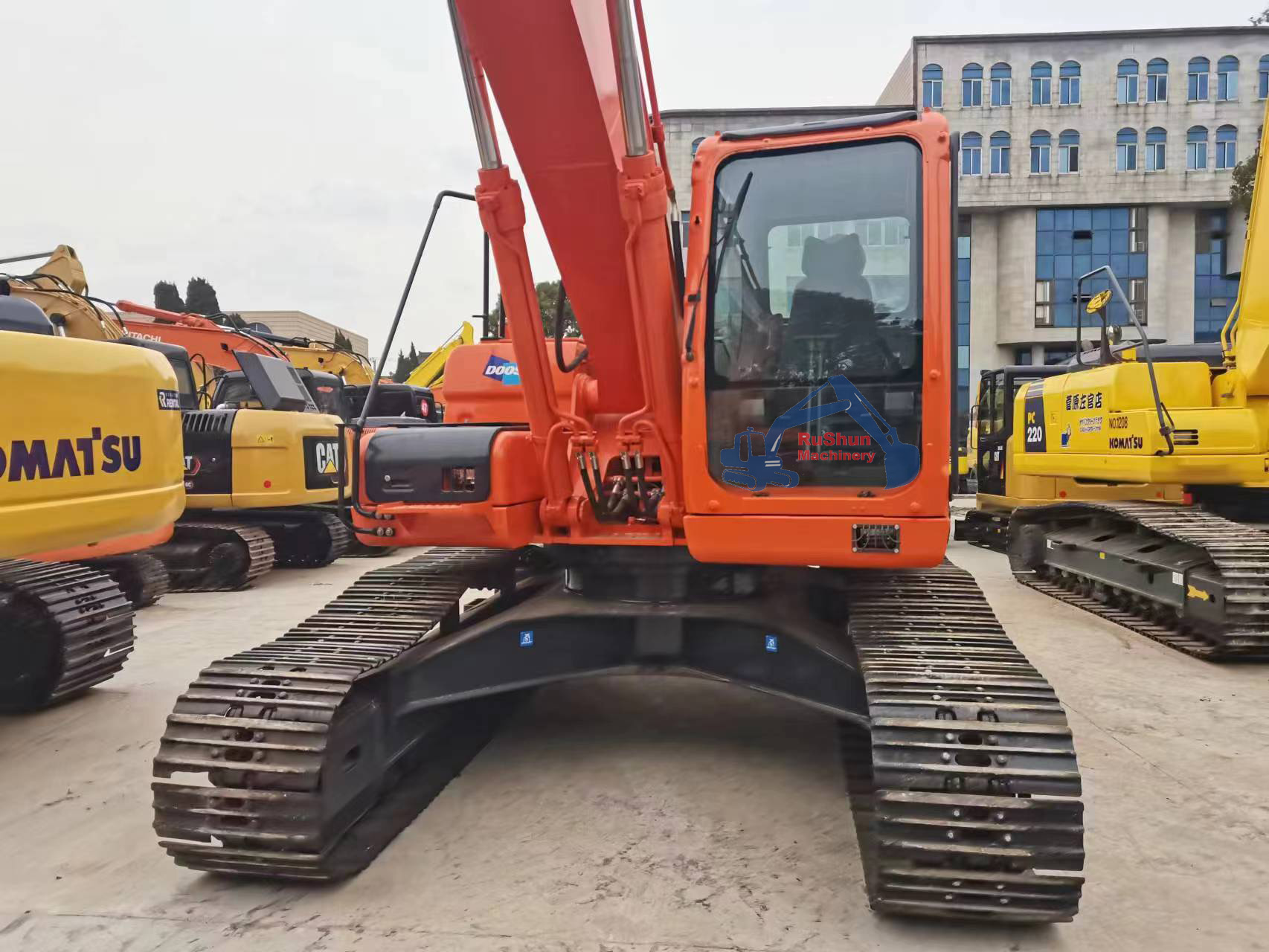 Used DOOSAN DX225LC Excavator
