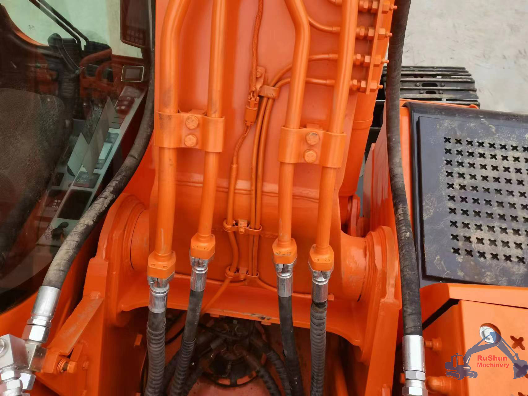 Used DOOSAN DX225LC Excavator