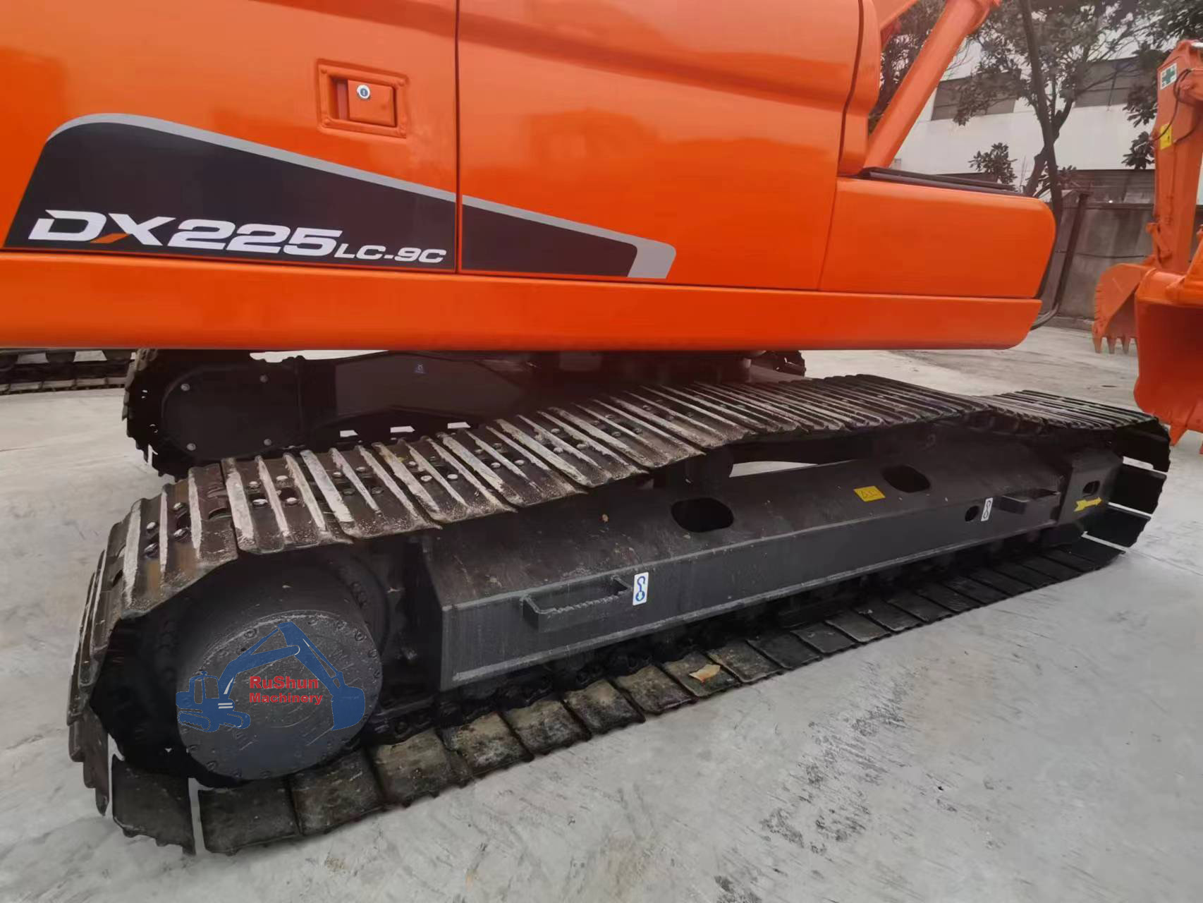 Used DOOSAN DX225LC Excavator