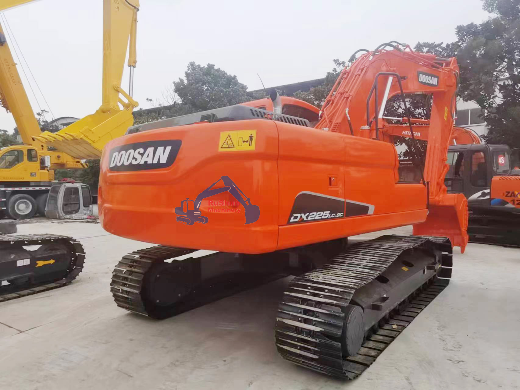 Used DOOSAN DX225LC Excavator