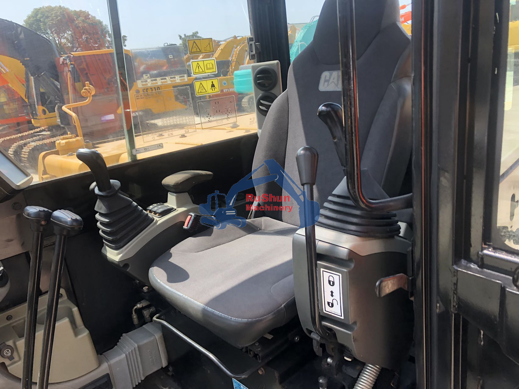 Used CAT 305.5E2  Excavator