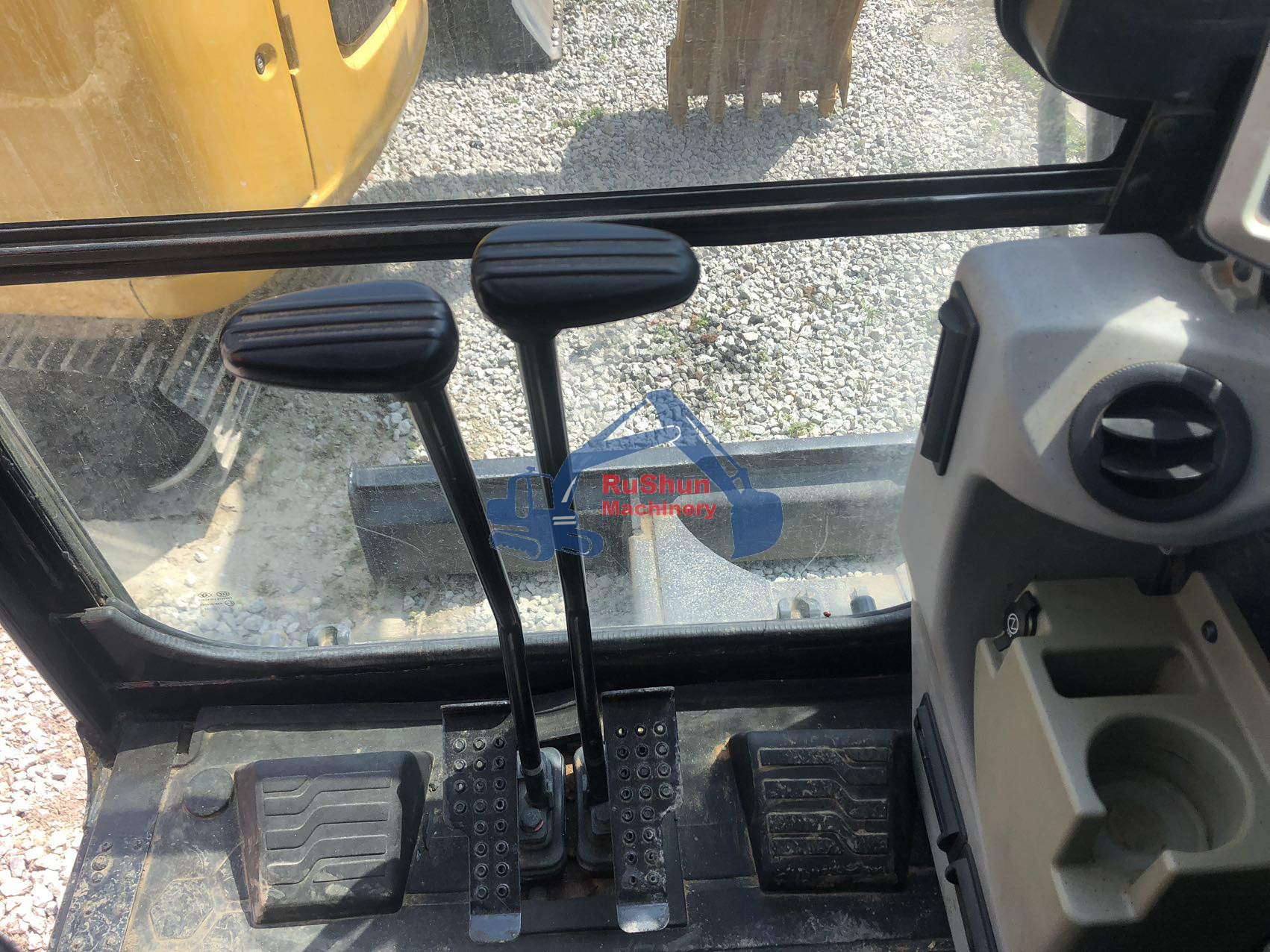 Used CAT 305.5E2  Excavator