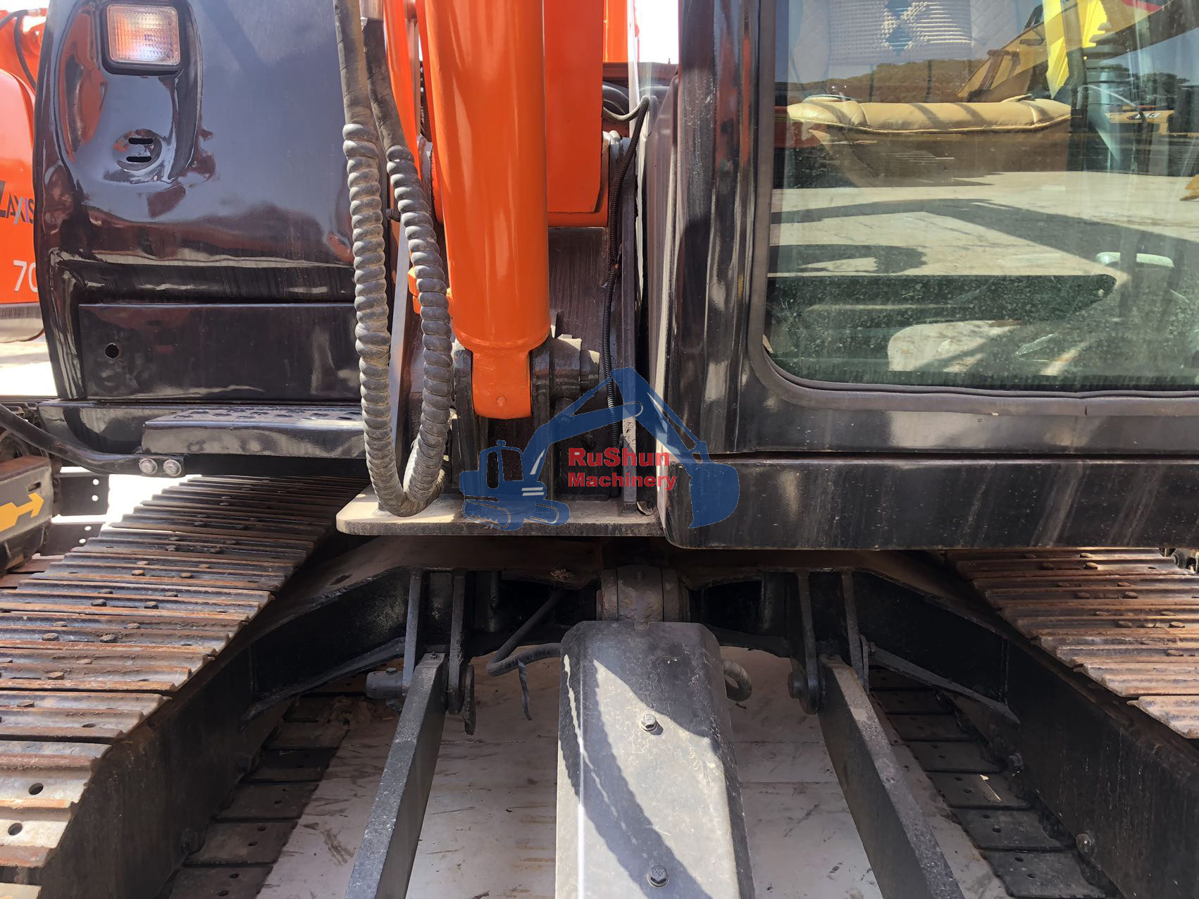 Used HITACHI ZX60 Excavator