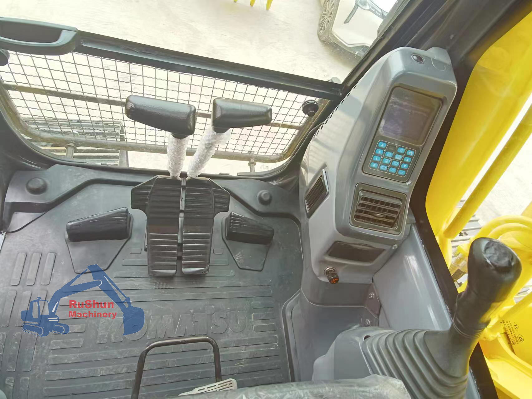 Used KOMATSU PC200-7  Excavator