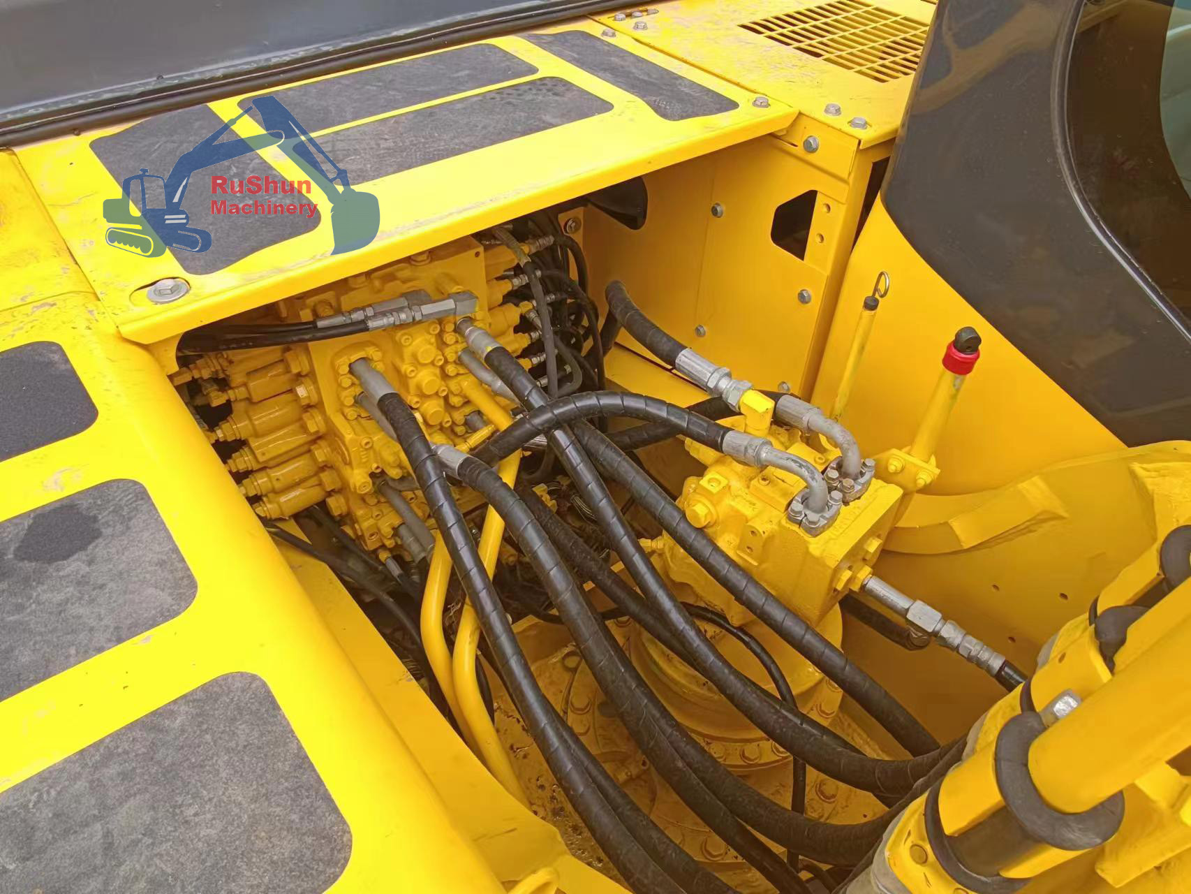 Used KOMATSU PC200-7  Excavator