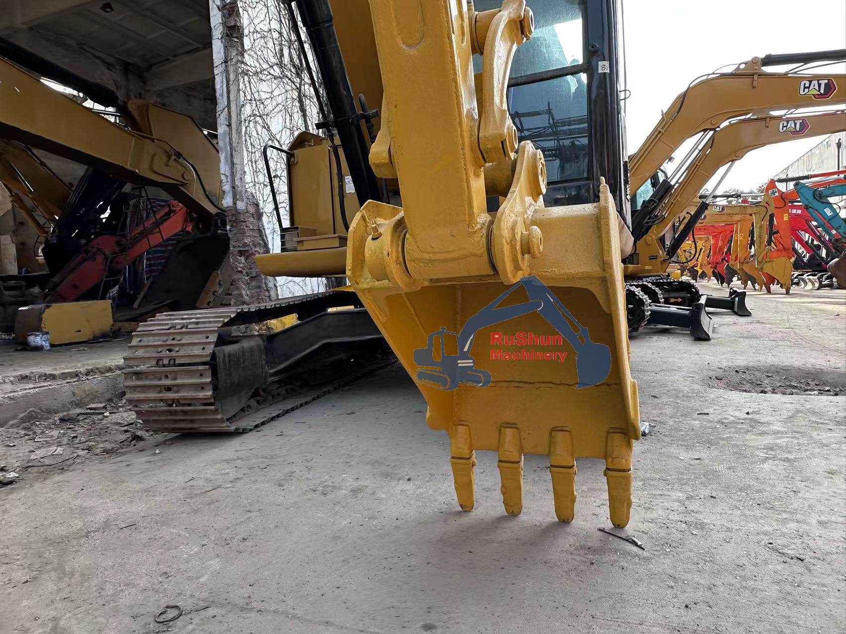 Used KOMATSU PC30 Excavator