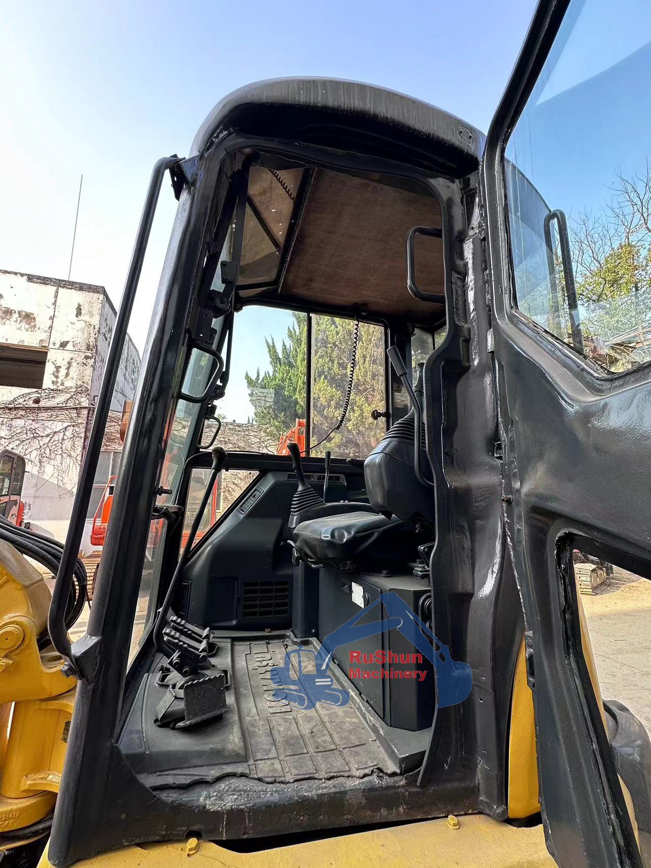 Used KOMATSU PC30 Excavator