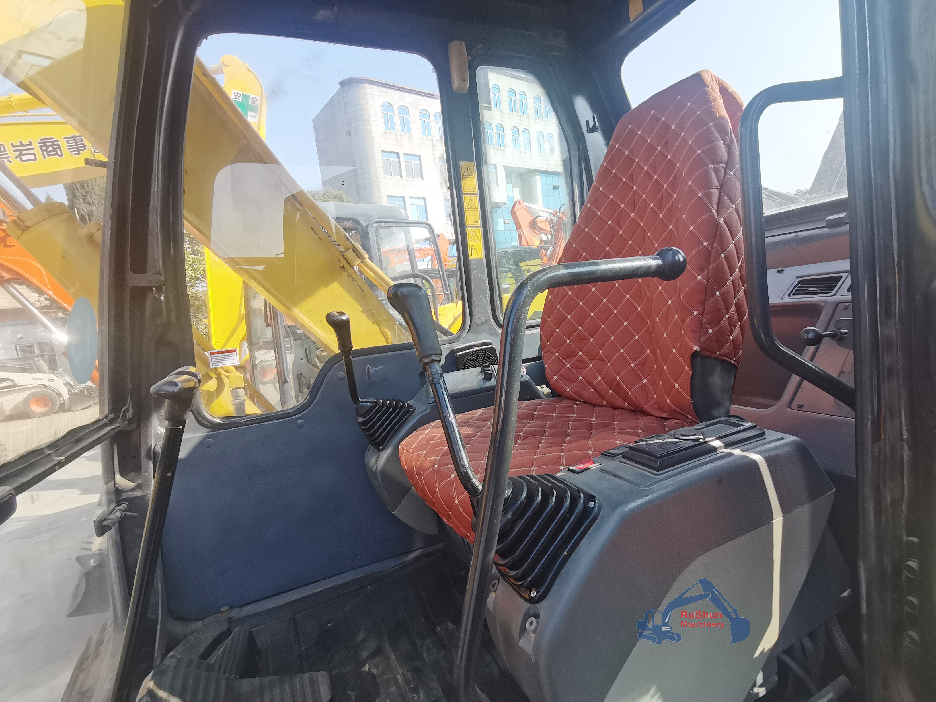 Used KOMATSU PC60 Excavator