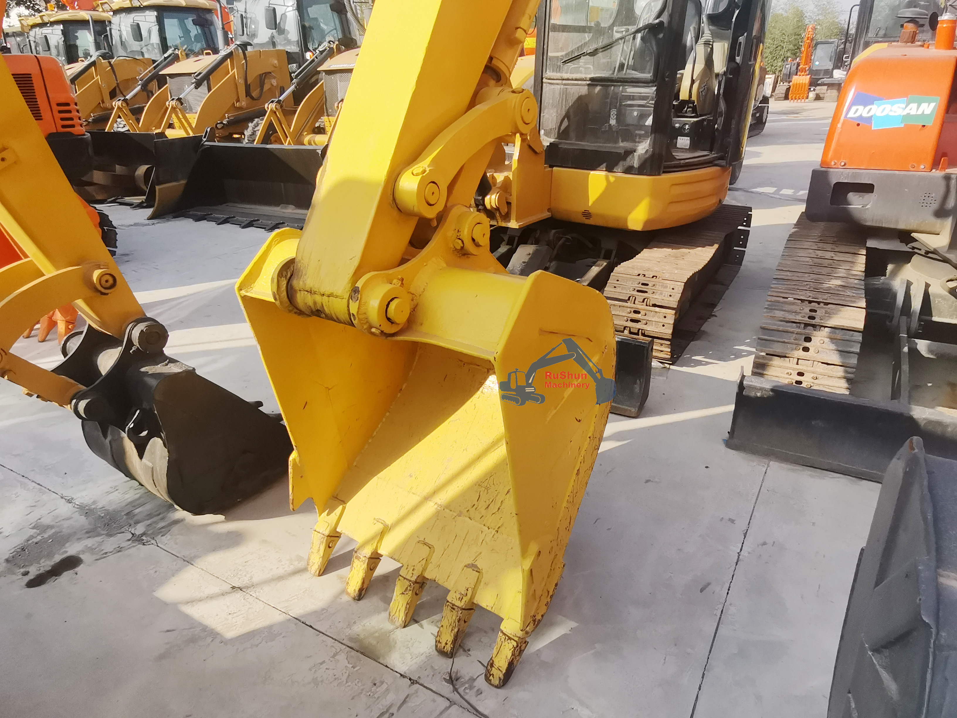 Used KOMATSU PC60 Excavator