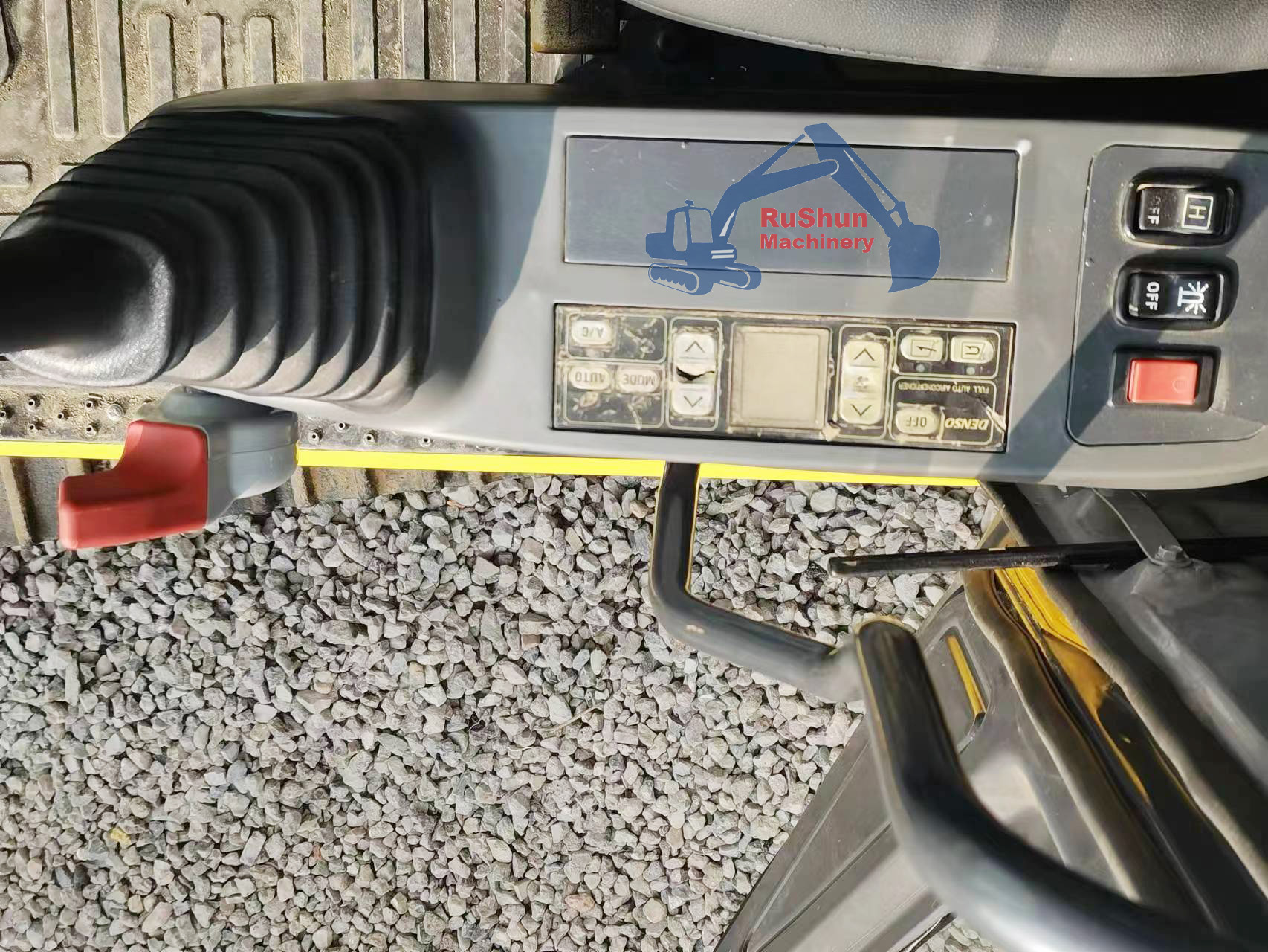 Used KOMATSU PC130-7 Excavator