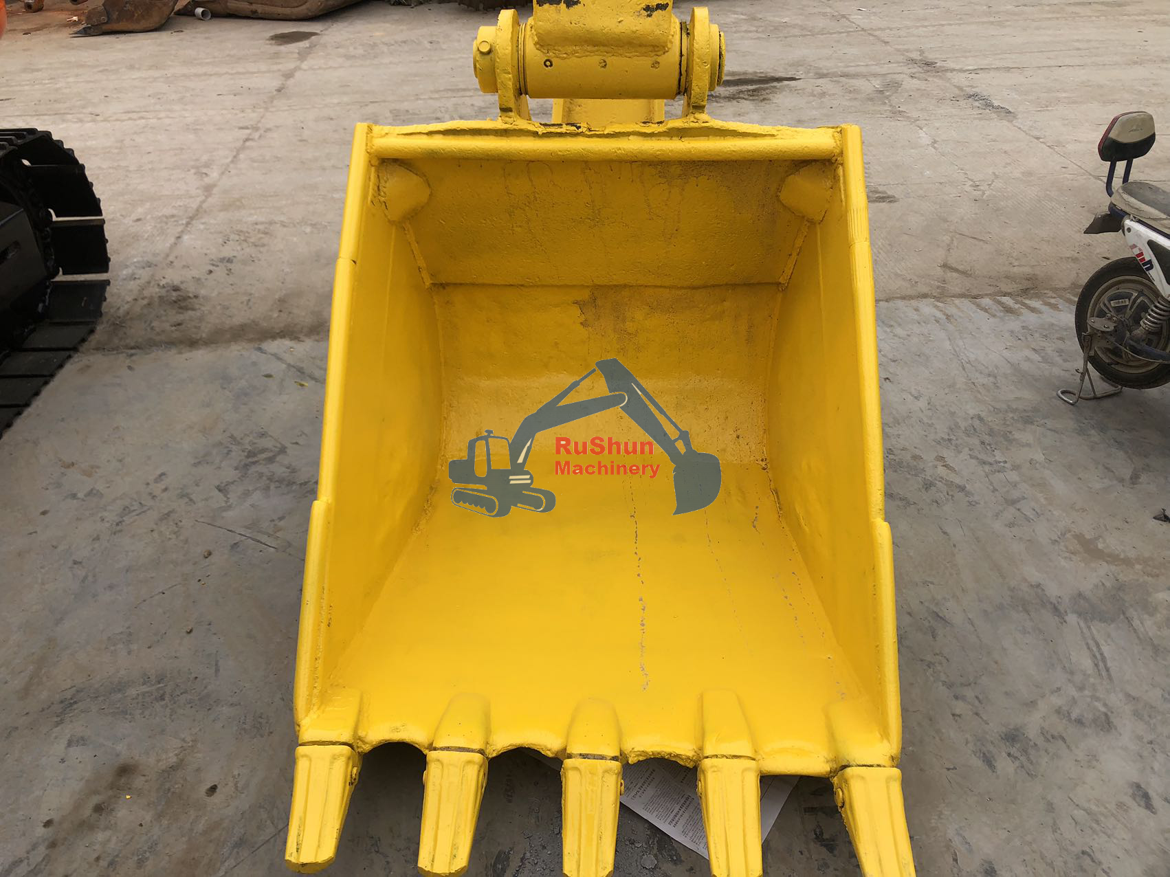 Used KOMATSU PC200-6 Excavator