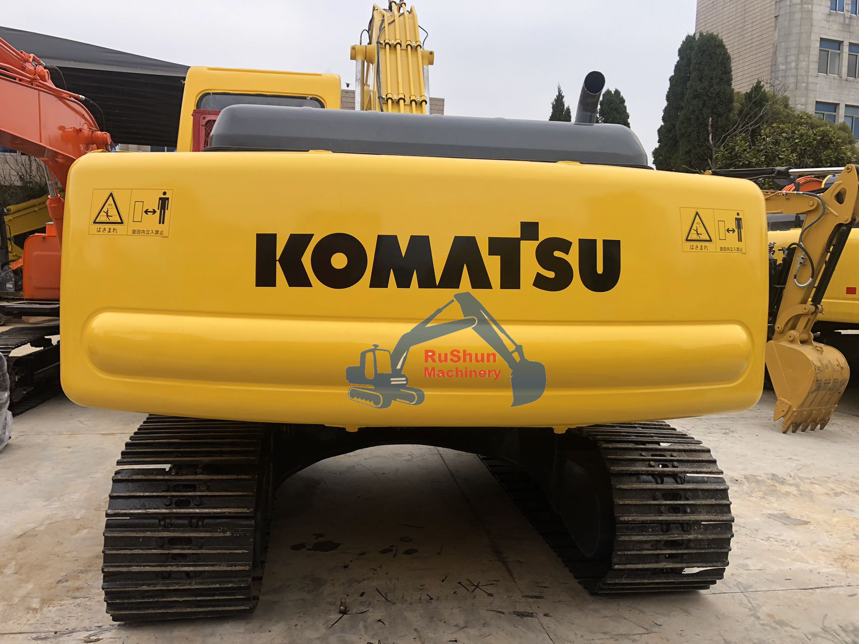 Used KOMATSU PC200-6 Excavator
