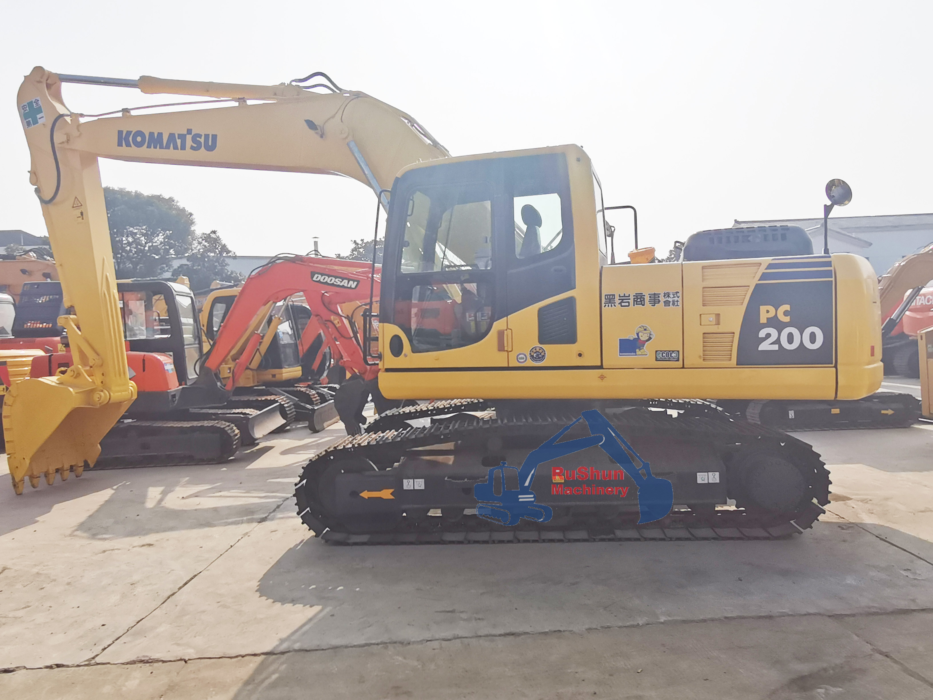 Used KOMATSU PC200-8 Excavator