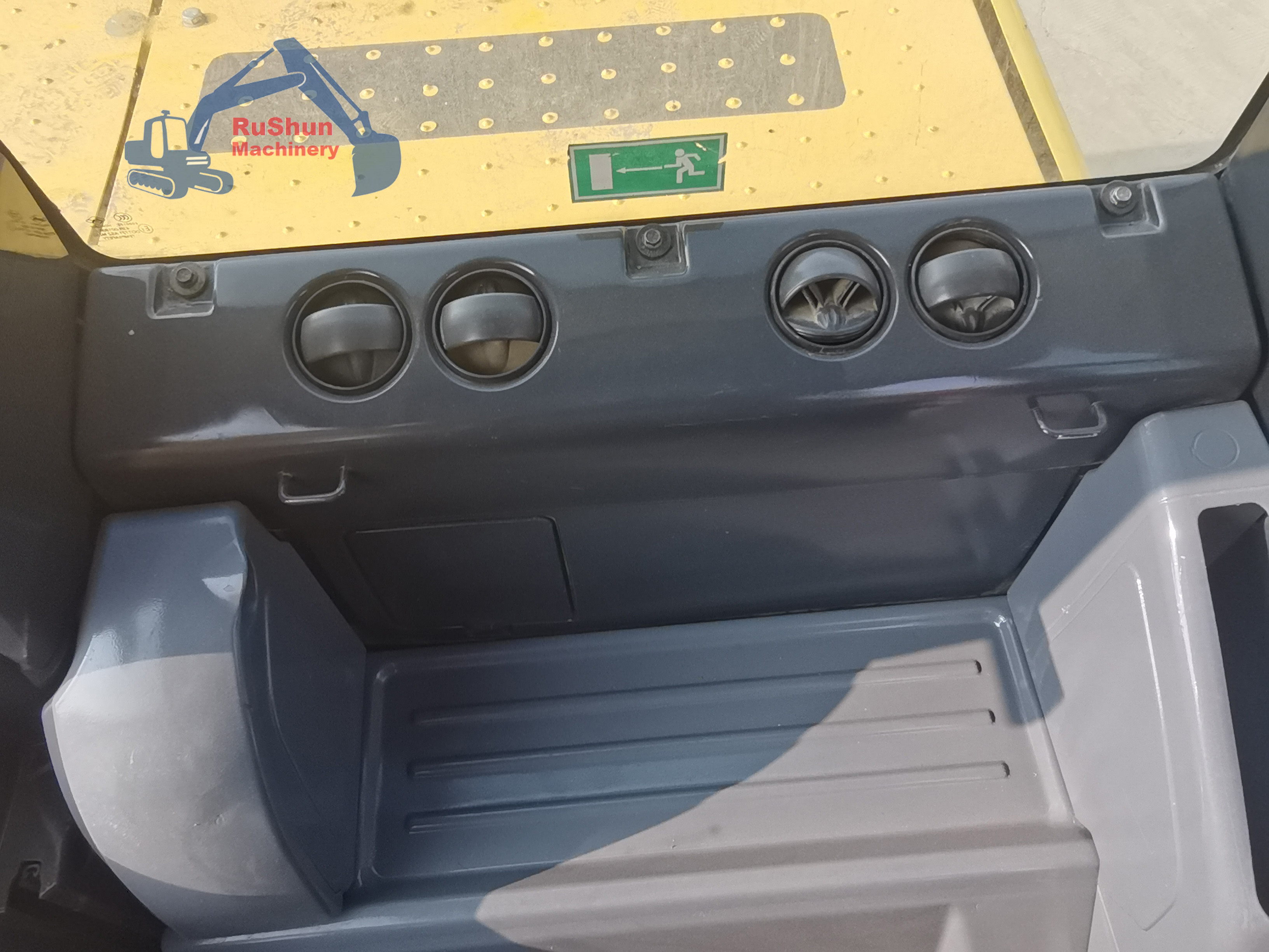 Used KOMATSU PC200-8 Excavator