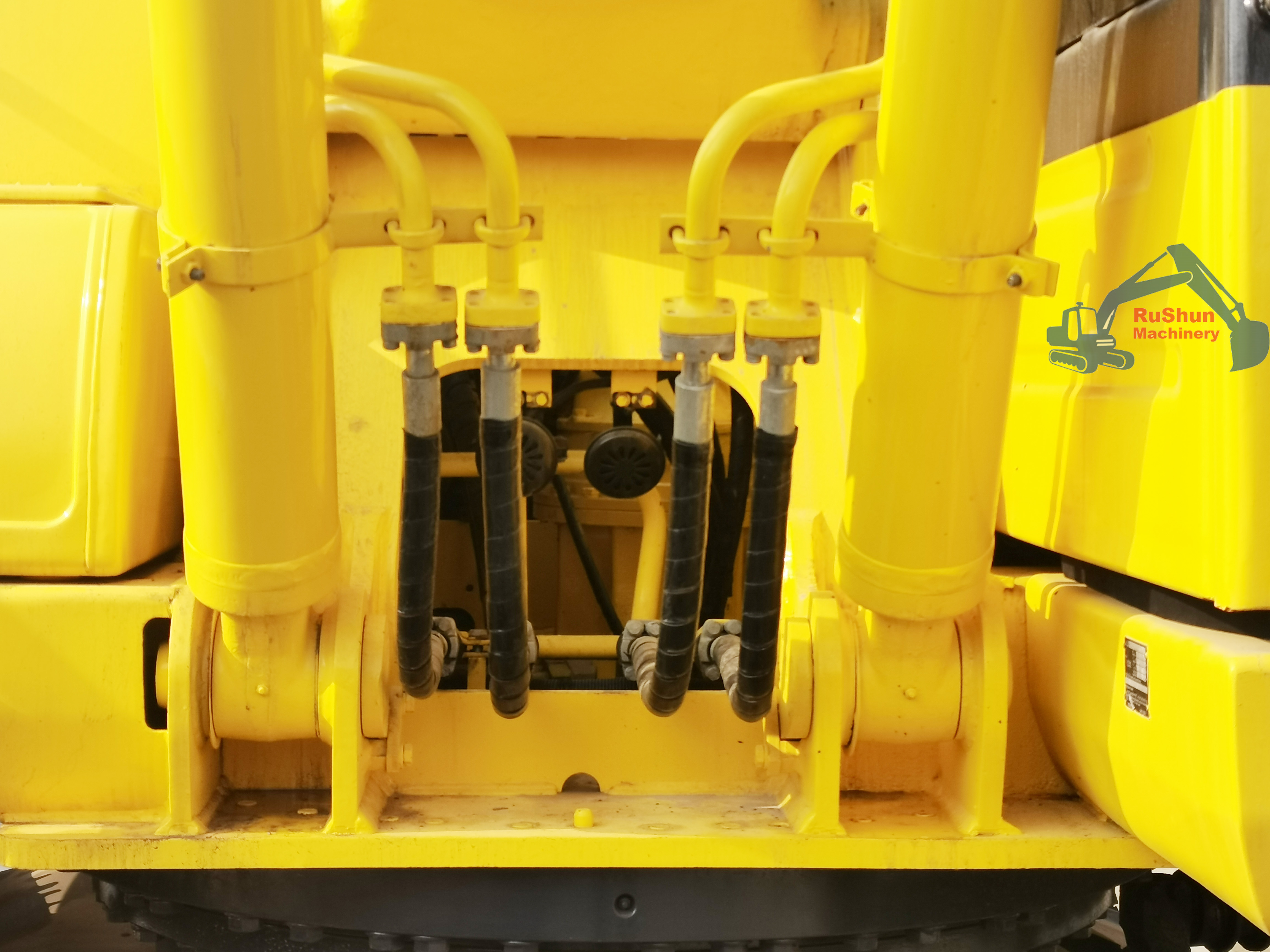 Used KOMATSU PC200-8 Excavator