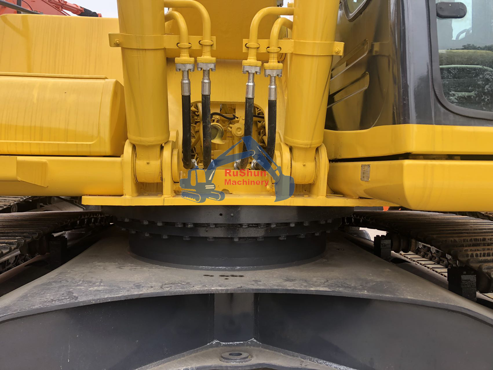 Used KOMATSU PC220-6 Excavator