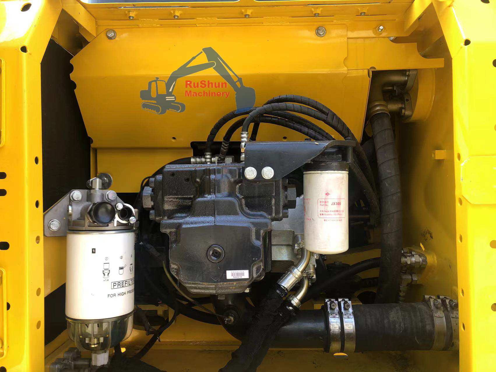 Used KOMATSU PC220-8 Excavator