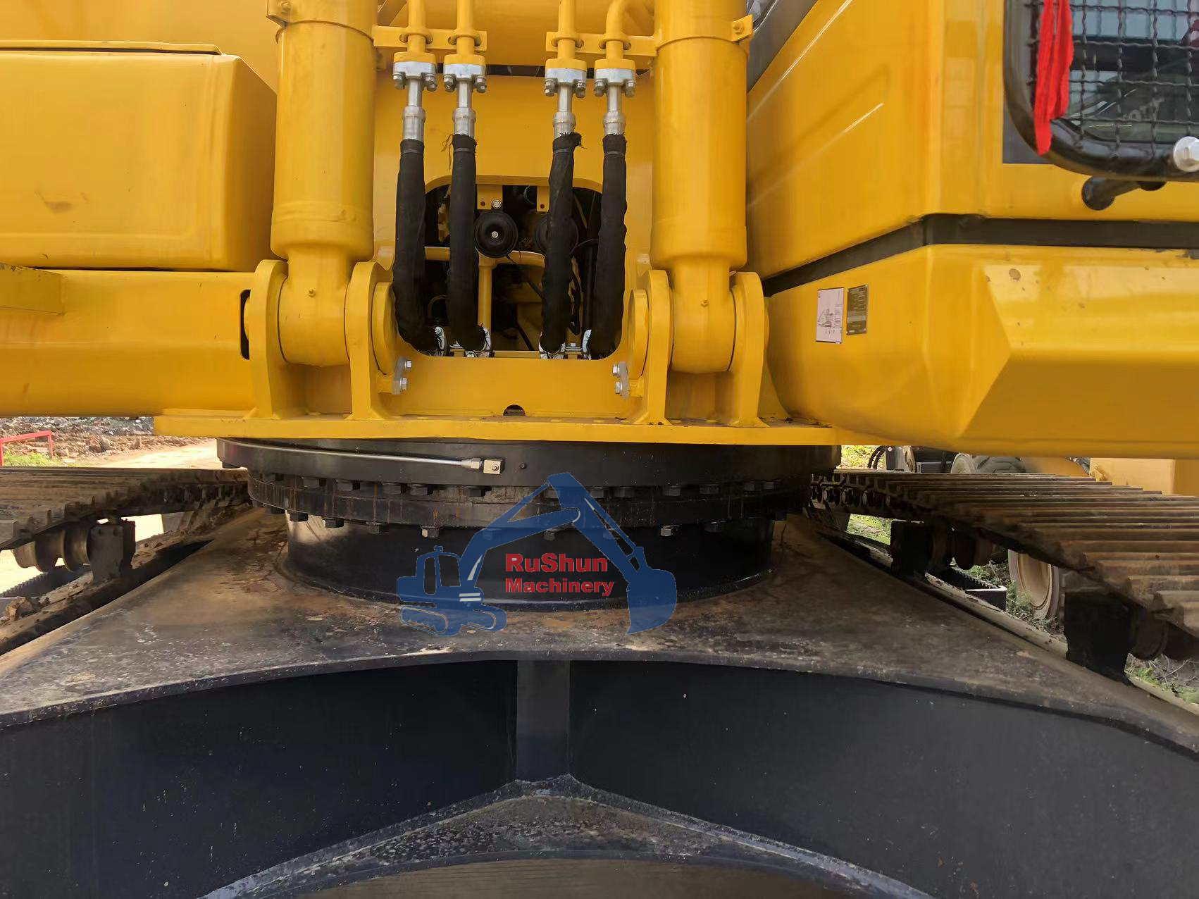 Used KOMATSU PC220-8 Excavator