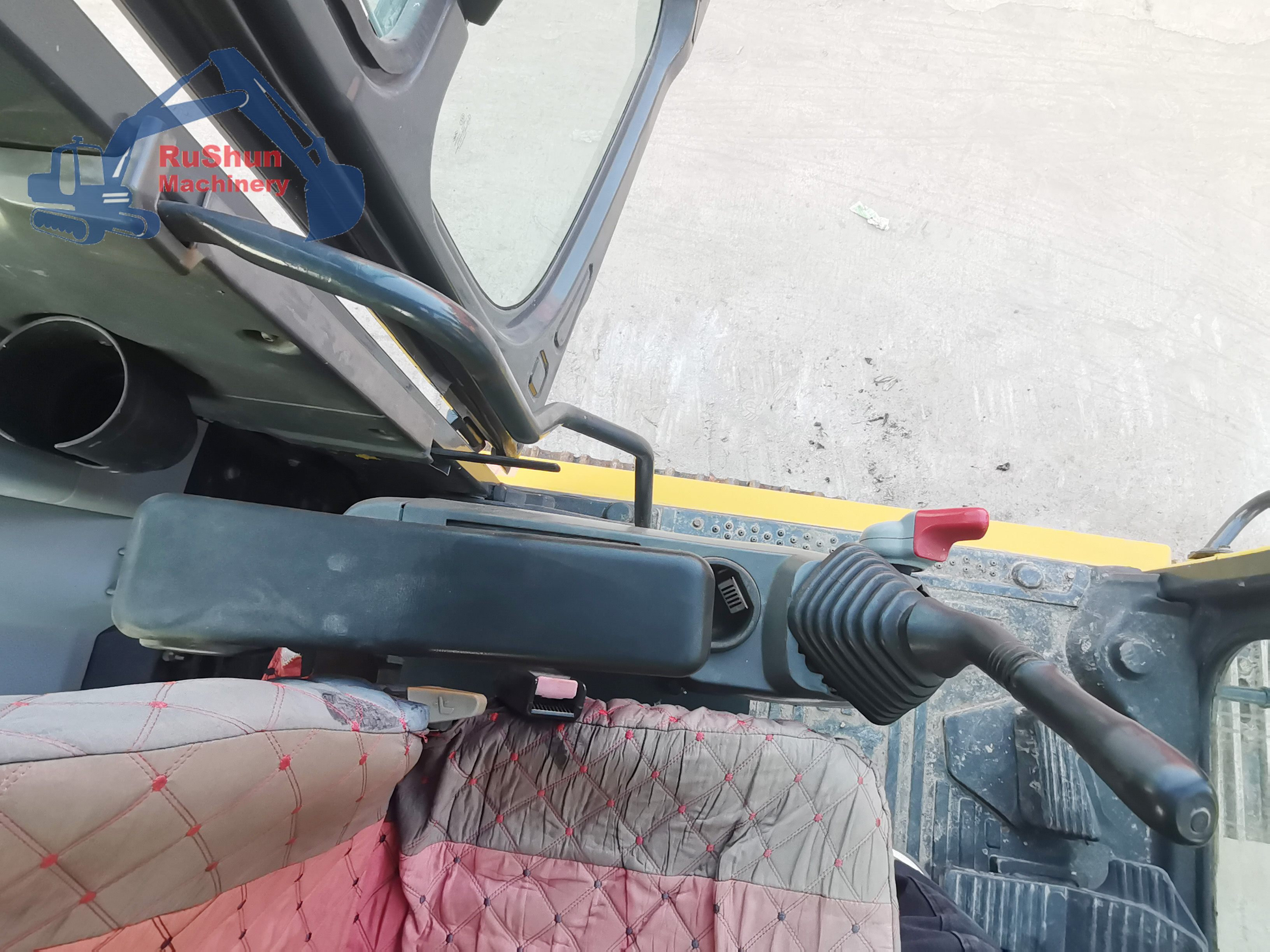 Used KOMATSU PC240LC-8 Excavator
