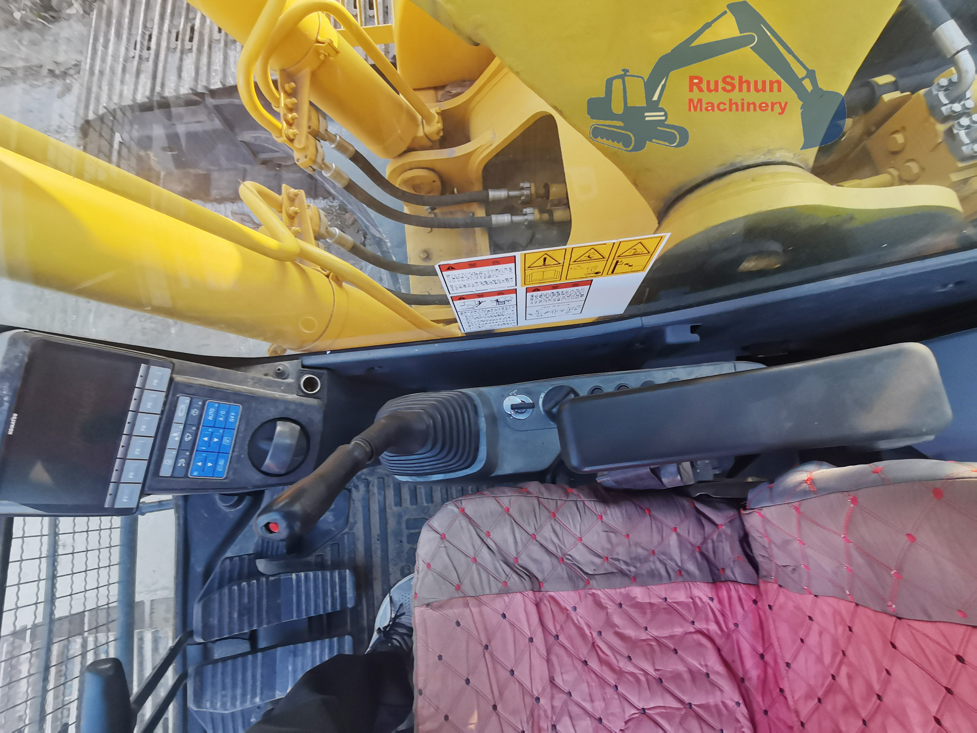 Used KOMATSU PC240LC-8 Excavator