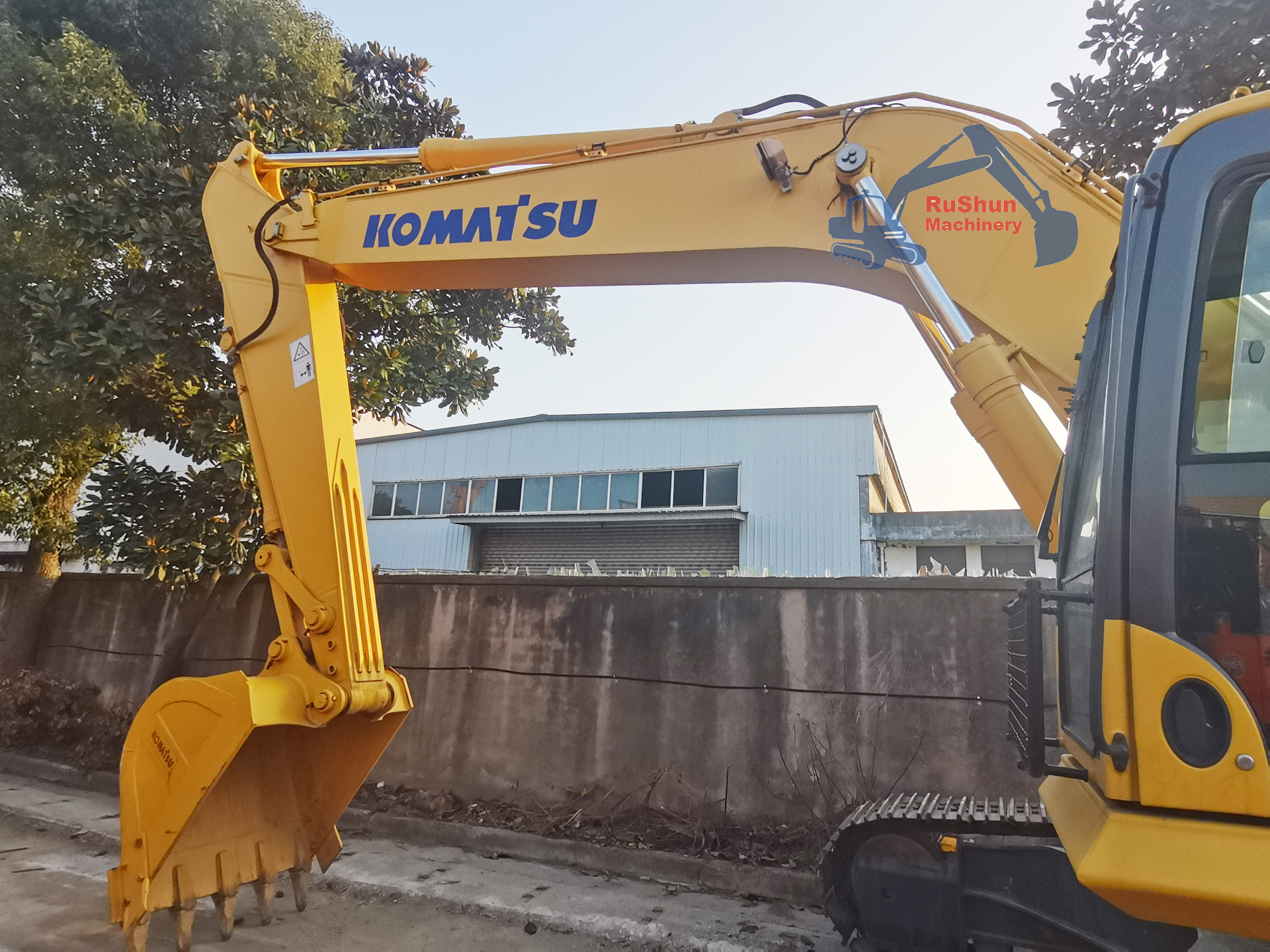 Used KOMATSU PC240LC-8 Excavator