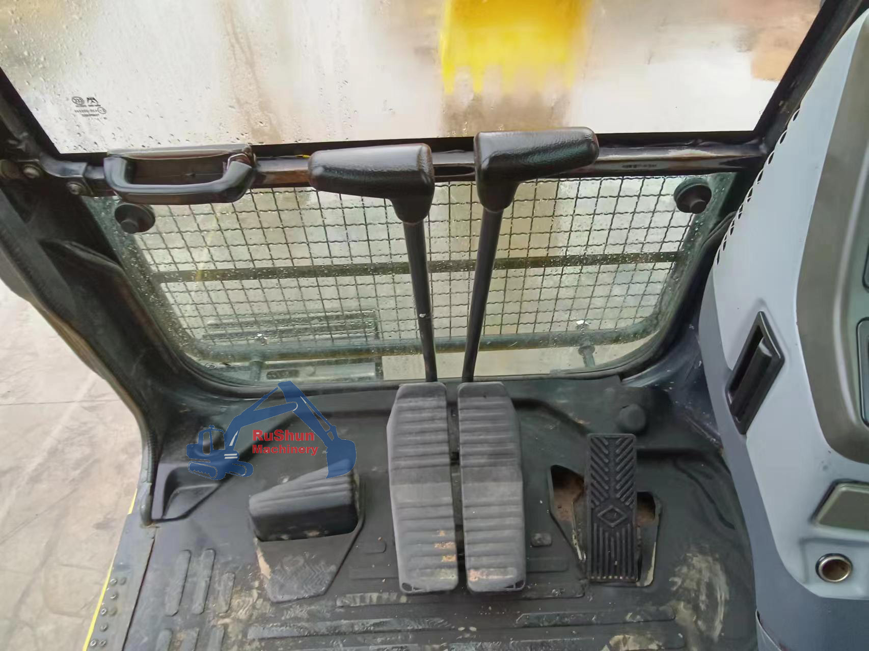 Used KOMATSU PC270-7 Excavator