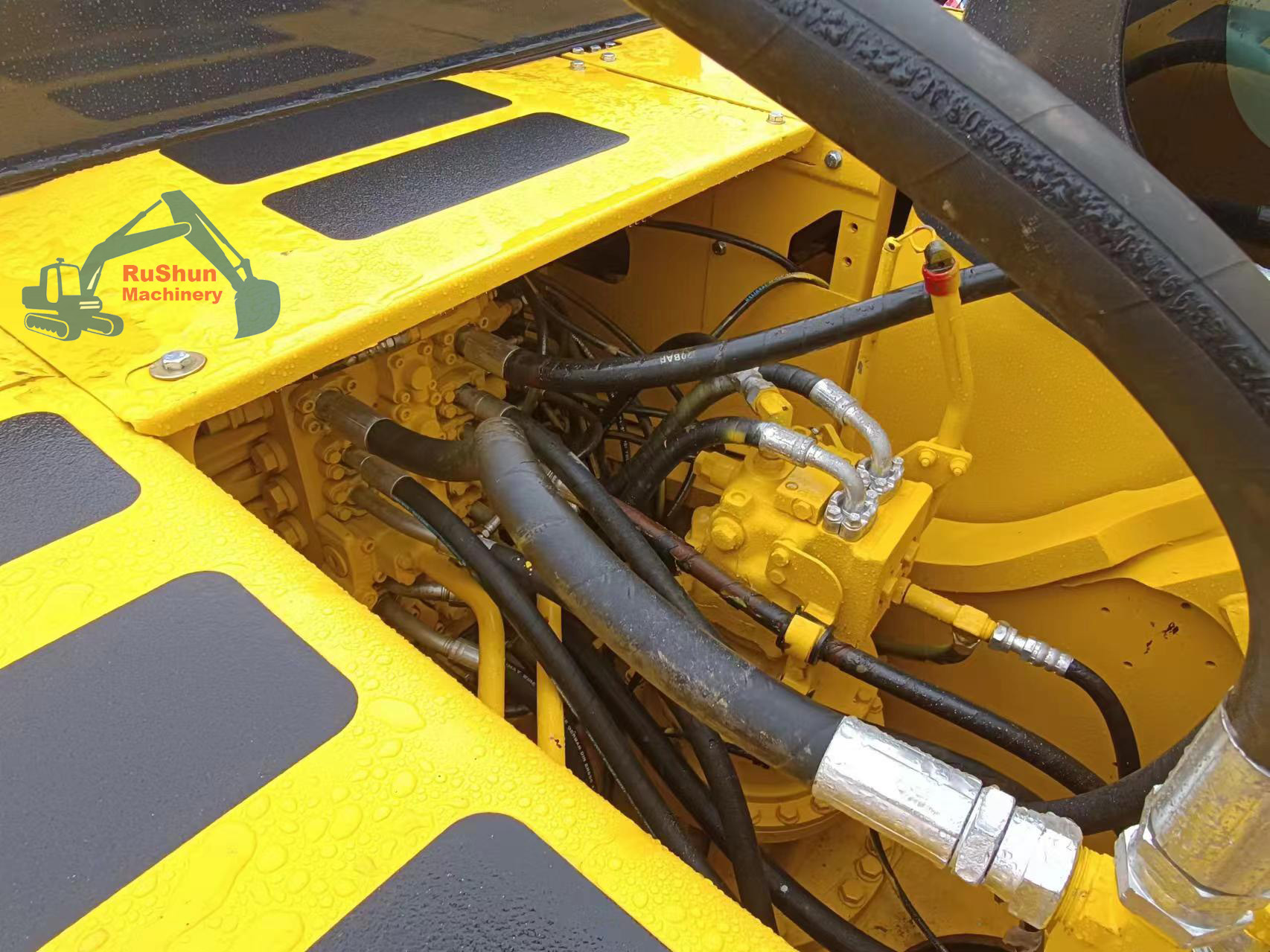 Used KOMATSU PC270-7 Excavator