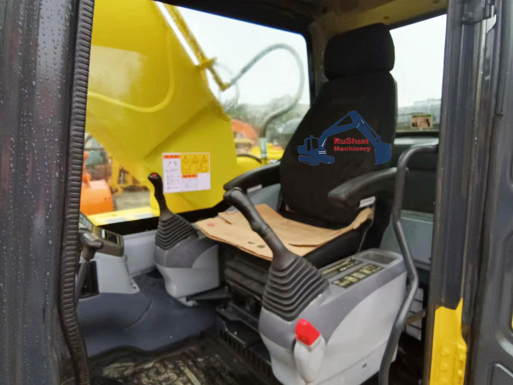 Used KOMATSU PC270-7 Excavator