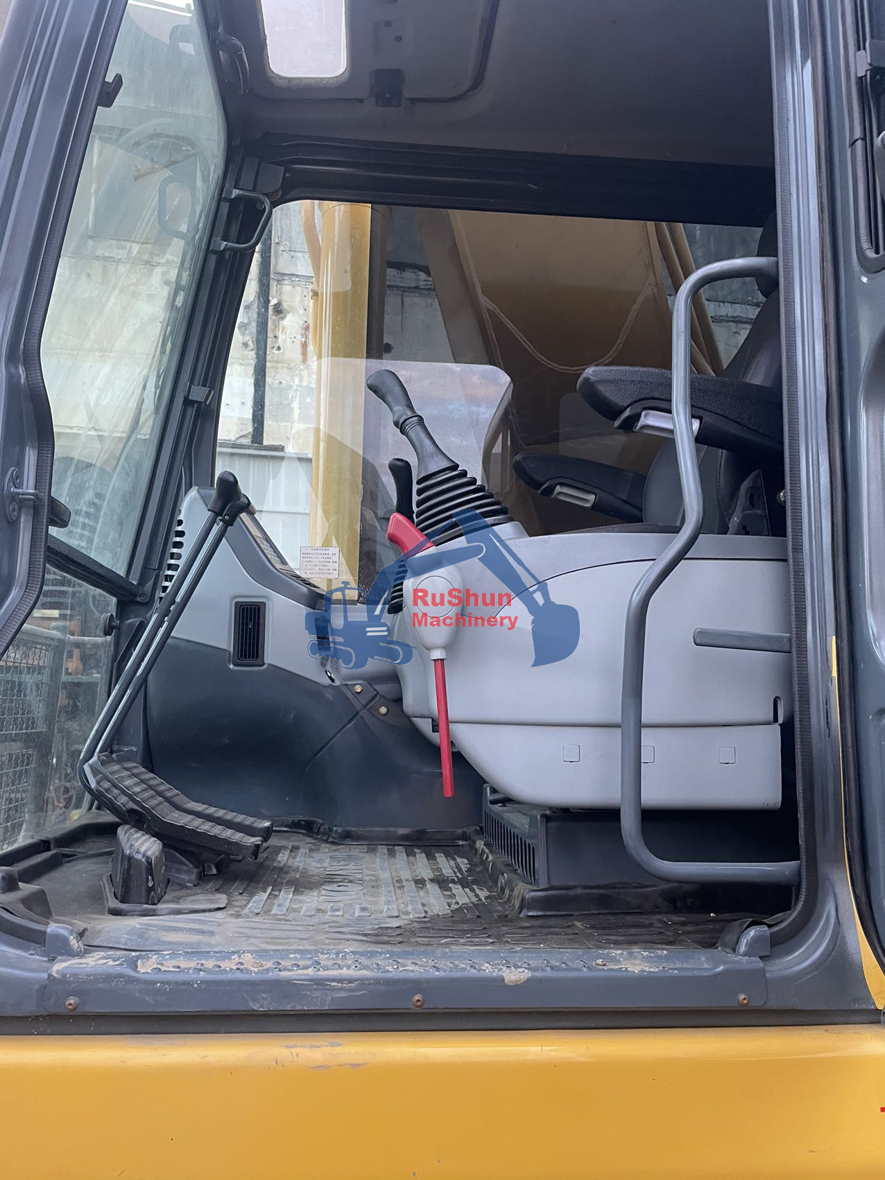 Used KOMATSU PC300-7 Excavator