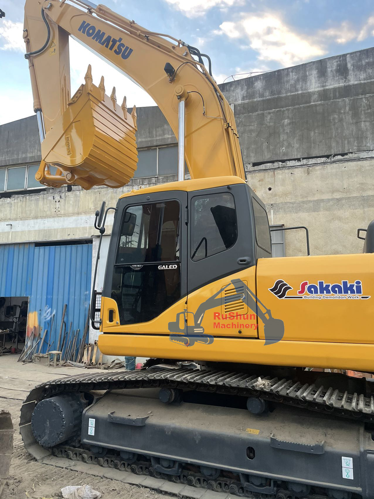 Used KOMATSU PC300-7 Excavator