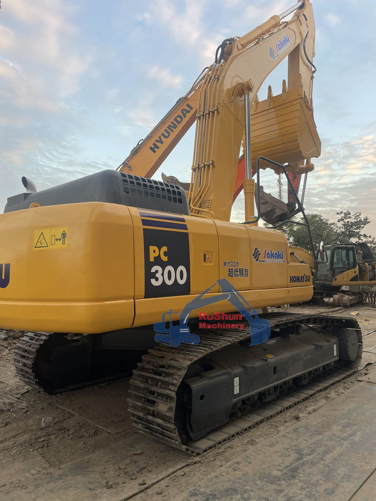 Used KOMATSU PC300-7 Excavator