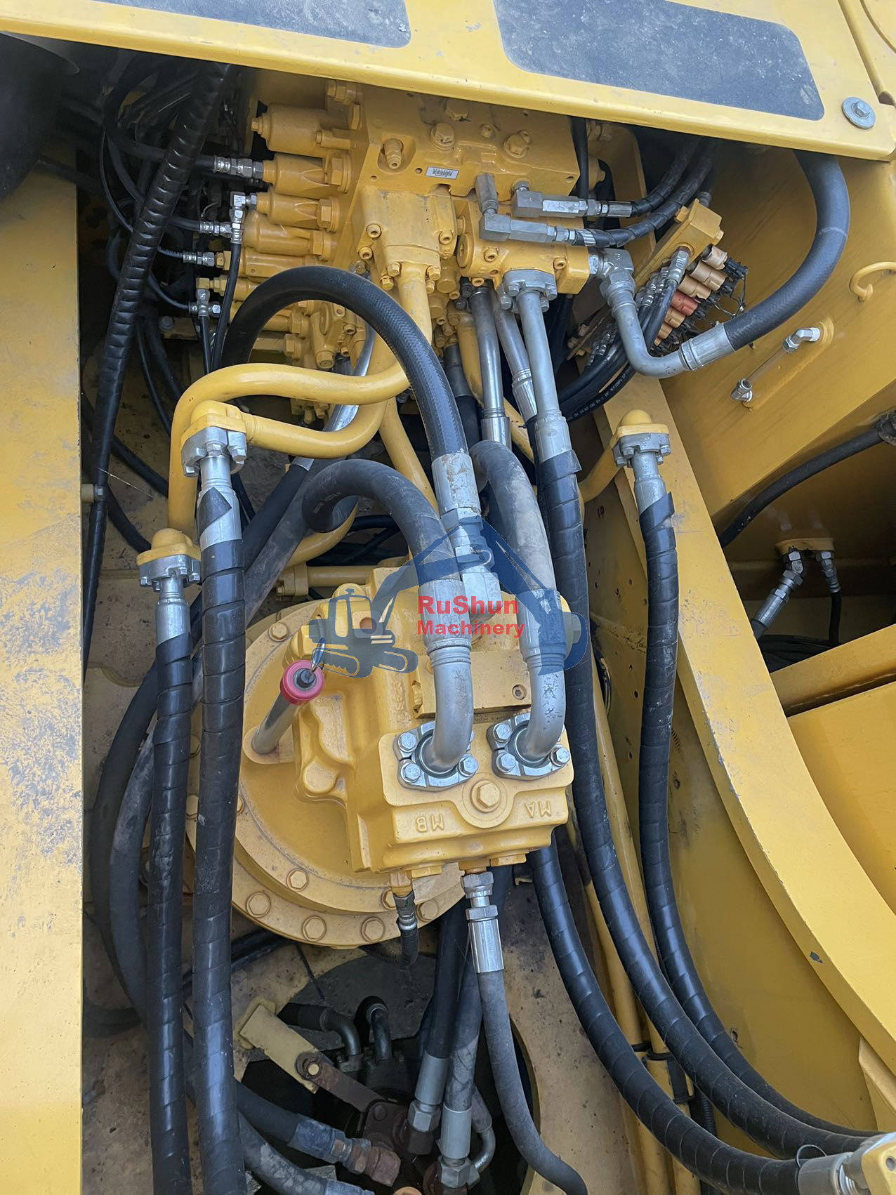 Used KOMATSU PC300-7 Excavator