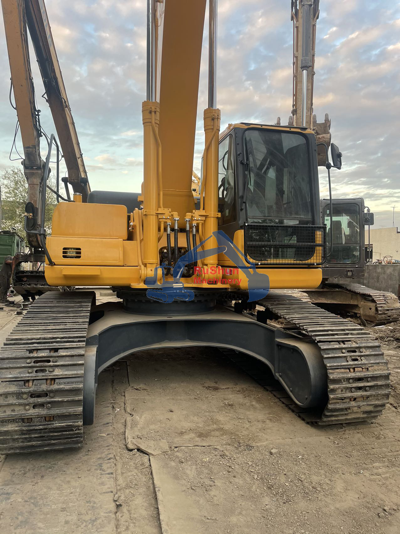 Used KOMATSU PC300-7 Excavator