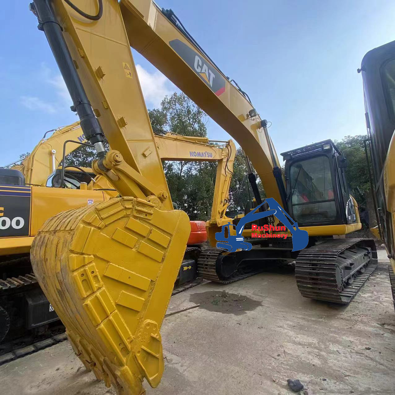 Used CAT 323D Excavator