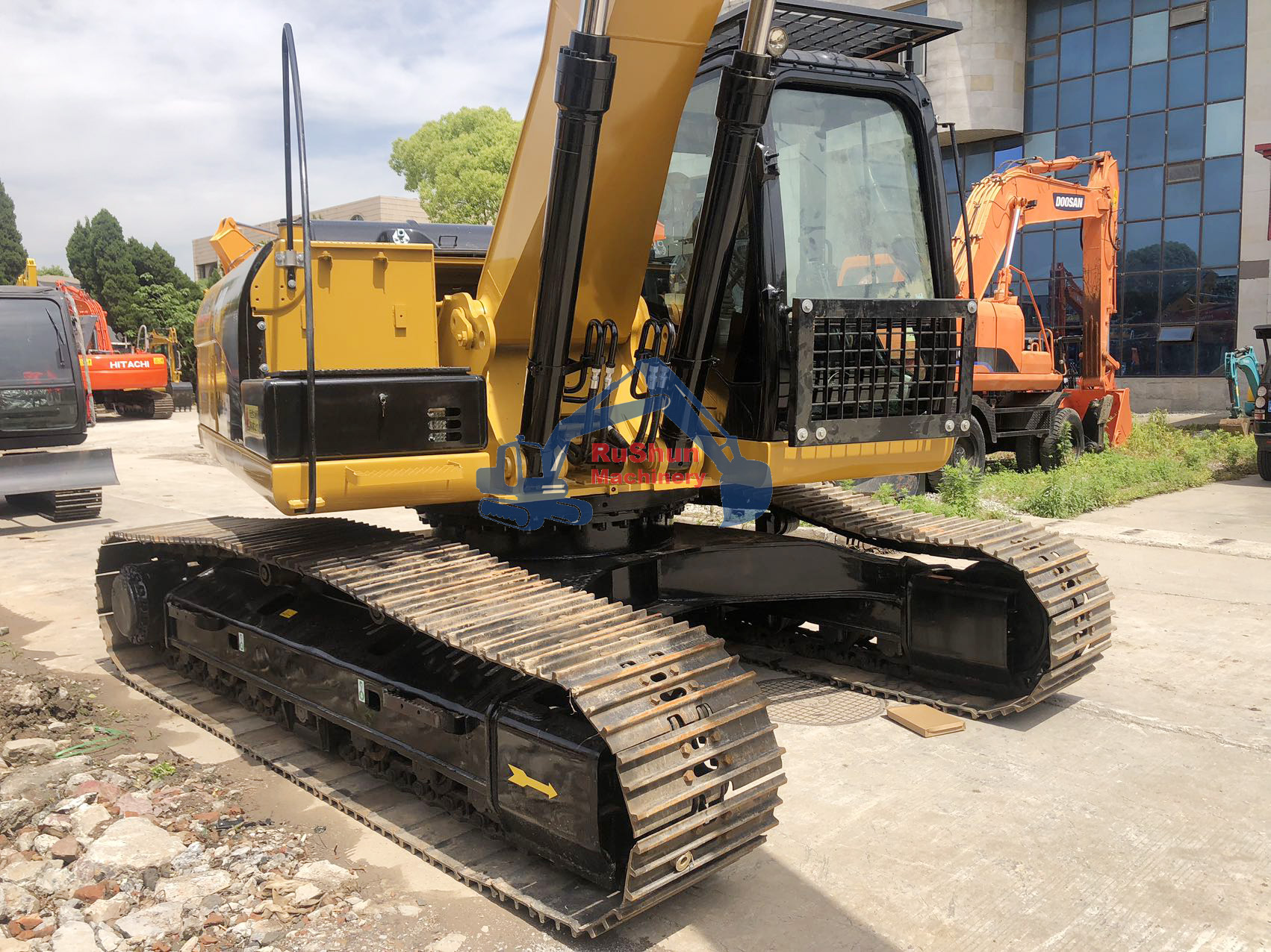 Used CAT 325D Excavator