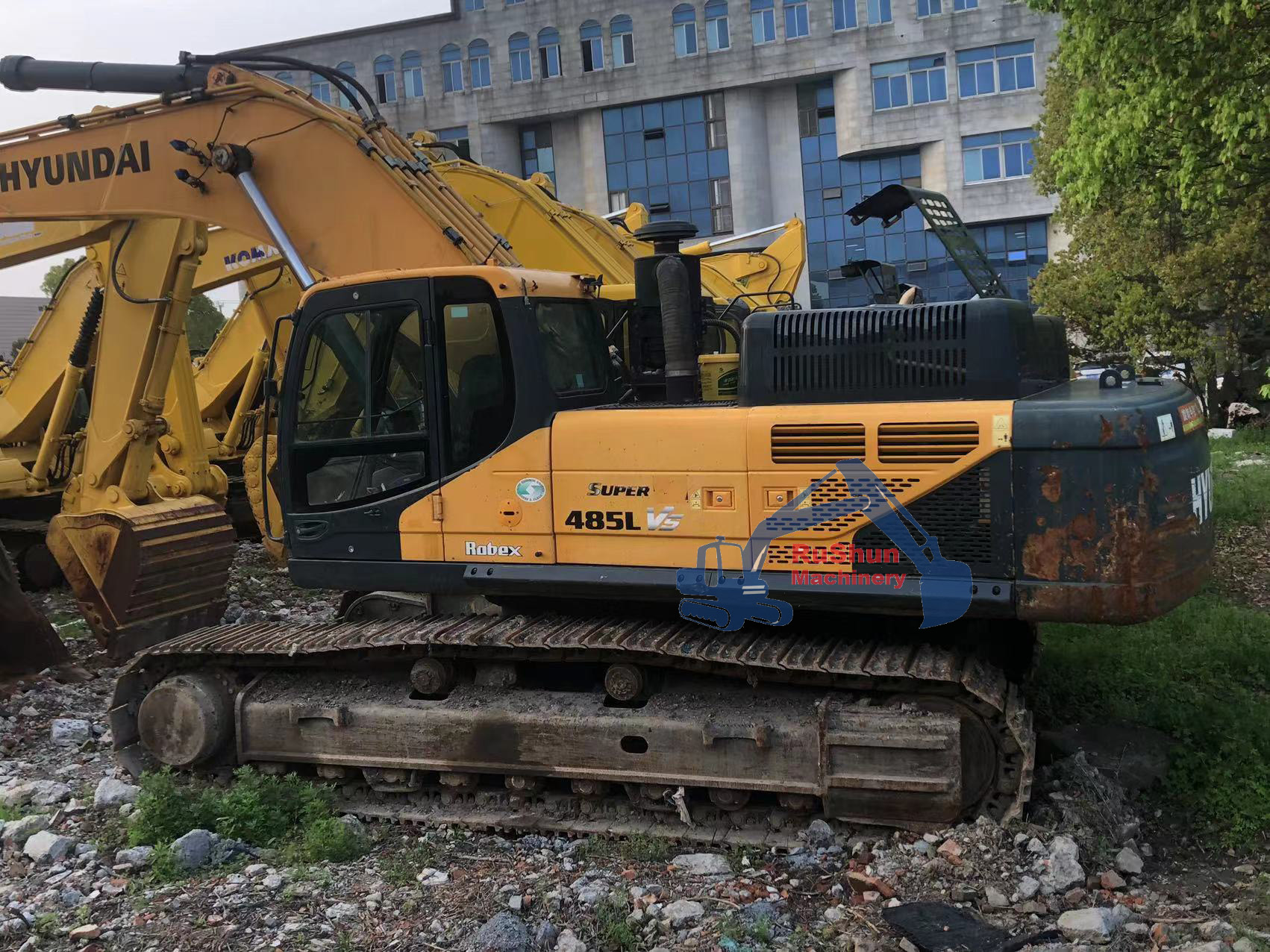 Used HYUNDAI R485 Excavator