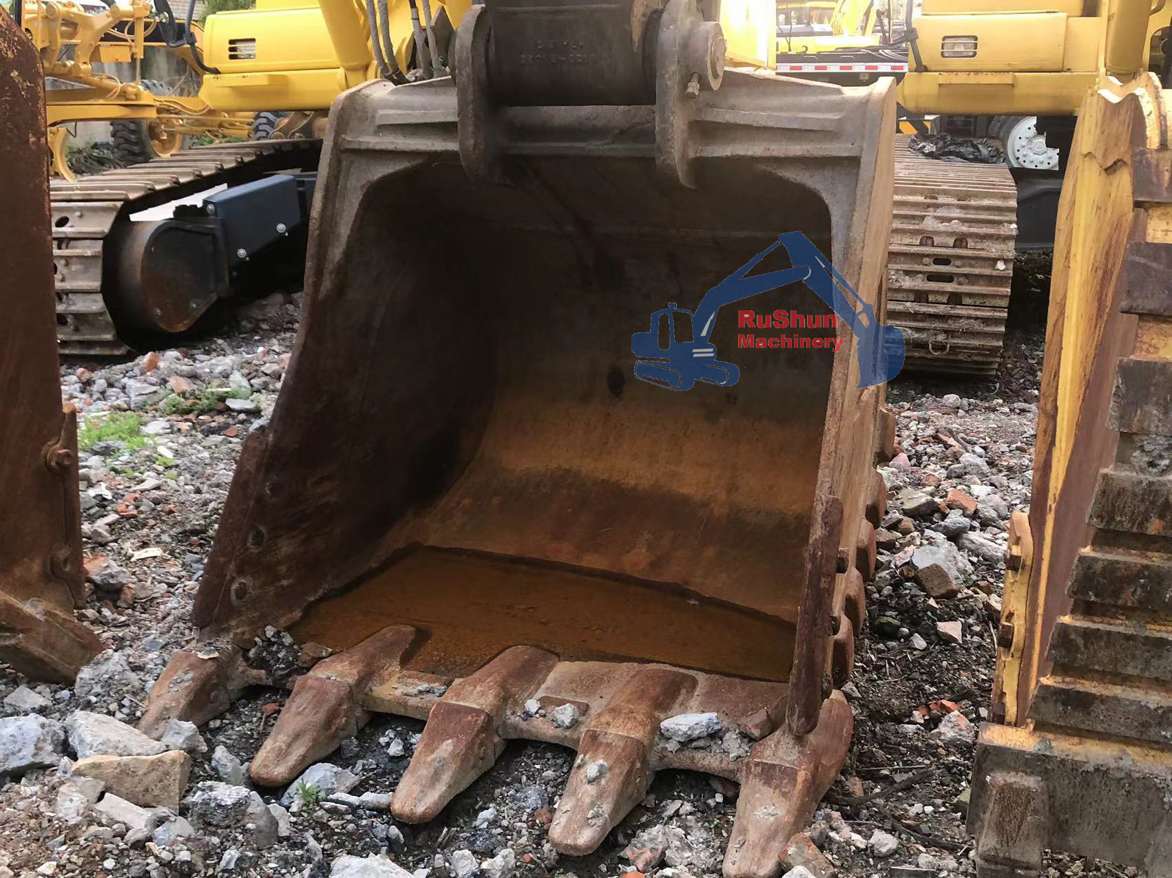 Used HYUNDAI R485 Excavator